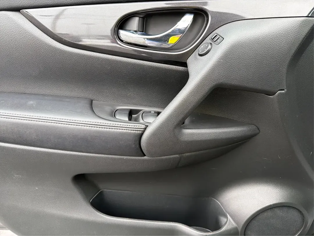 2017 Nissan Rogue SV (5N1AT2MV8HC) with an 2.5L I-4 DOHC engine, located at 1099 N County Rd 25A, Troy, OH, 45373, (937) 908-9800, 40.057079, -84.212883 - **Adventure Awaits with the 2017 Nissan Rogue SV Perfect for Growing Families!**<br /> <br /> Are you in search of a reliable SUV that fits your active lifestyle? Look no further than this 2017 Nissan Rogue SV, available now at Advantage Car and Credit - Troy! This spacious sport utility vehicle is - Photo#17