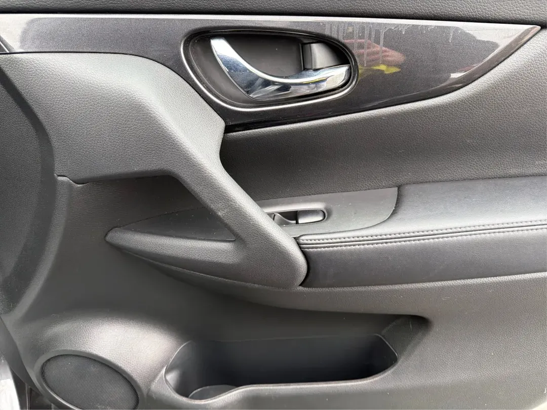 2017 Nissan Rogue SV (5N1AT2MV8HC) with an 2.5L I-4 DOHC engine, located at 1099 N County Rd 25A, Troy, OH, 45373, (937) 908-9800, 40.057079, -84.212883 - **Adventure Awaits with the 2017 Nissan Rogue SV Perfect for Growing Families!**<br /> <br /> Are you in search of a reliable SUV that fits your active lifestyle? Look no further than this 2017 Nissan Rogue SV, available now at Advantage Car and Credit - Troy! This spacious sport utility vehicle is - Photo#18