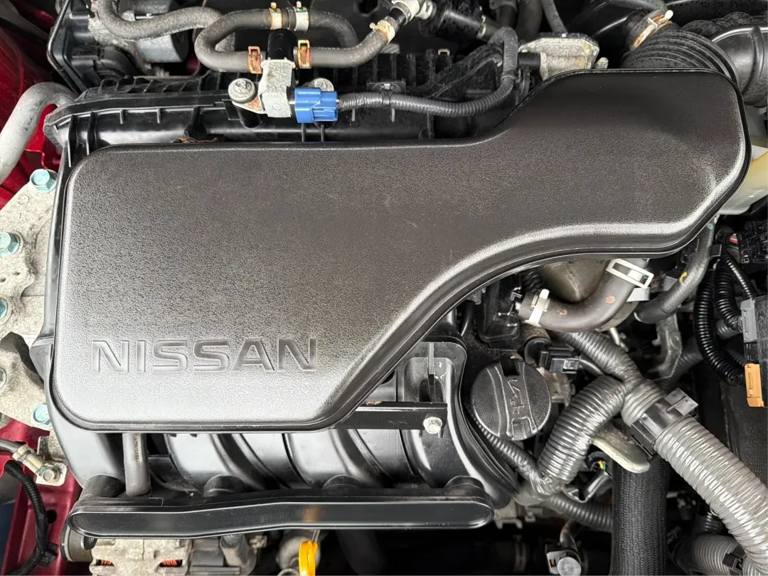 2018 Nissan Rogue SL (JN1BJ1CRXJW) with an 2L I-4 gasoline direct injection engine, located at 1184 Kauffman Ave, Fairborn, OH, 45324, (937) 908-9800, 39.807072, -84.030914 - **Adventure Awaits with the 2018 Nissan Rogue SL at Advantage Car and Credit - Fairborn!**<br /> <br /> Are you ready to elevate your driving experience and create unforgettable memories on the road? The 2018 Nissan Rogue SL is the ideal companion for growing families, weekend adventurers, or anyone - Photo#11