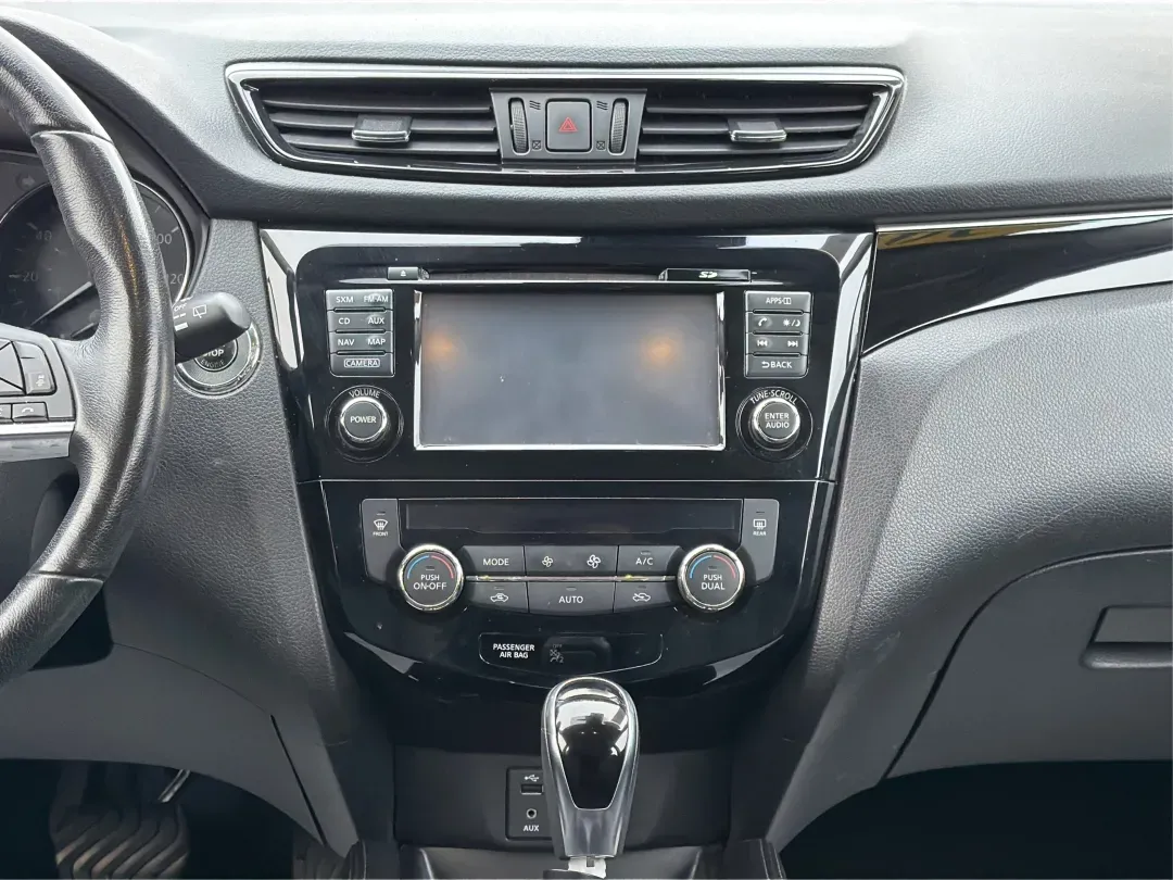 2018 Nissan Rogue SL (JN1BJ1CRXJW) with an 2L I-4 gasoline direct injection engine, located at 1184 Kauffman Ave, Fairborn, OH, 45324, (937) 908-9800, 39.807072, -84.030914 - **Adventure Awaits with the 2018 Nissan Rogue SL at Advantage Car and Credit - Fairborn!**<br /> <br /> Are you ready to elevate your driving experience and create unforgettable memories on the road? The 2018 Nissan Rogue SL is the ideal companion for growing families, weekend adventurers, or anyone - Photo#13