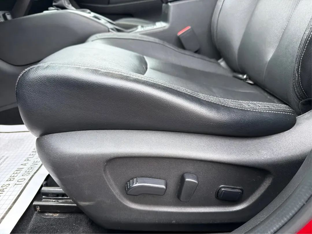 2018 Nissan Rogue SL (JN1BJ1CRXJW) with an 2L I-4 gasoline direct injection engine, located at 1184 Kauffman Ave, Fairborn, OH, 45324, (937) 908-9800, 39.807072, -84.030914 - **Adventure Awaits with the 2018 Nissan Rogue SL at Advantage Car and Credit - Fairborn!**<br /> <br /> Are you ready to elevate your driving experience and create unforgettable memories on the road? The 2018 Nissan Rogue SL is the ideal companion for growing families, weekend adventurers, or anyone - Photo#17