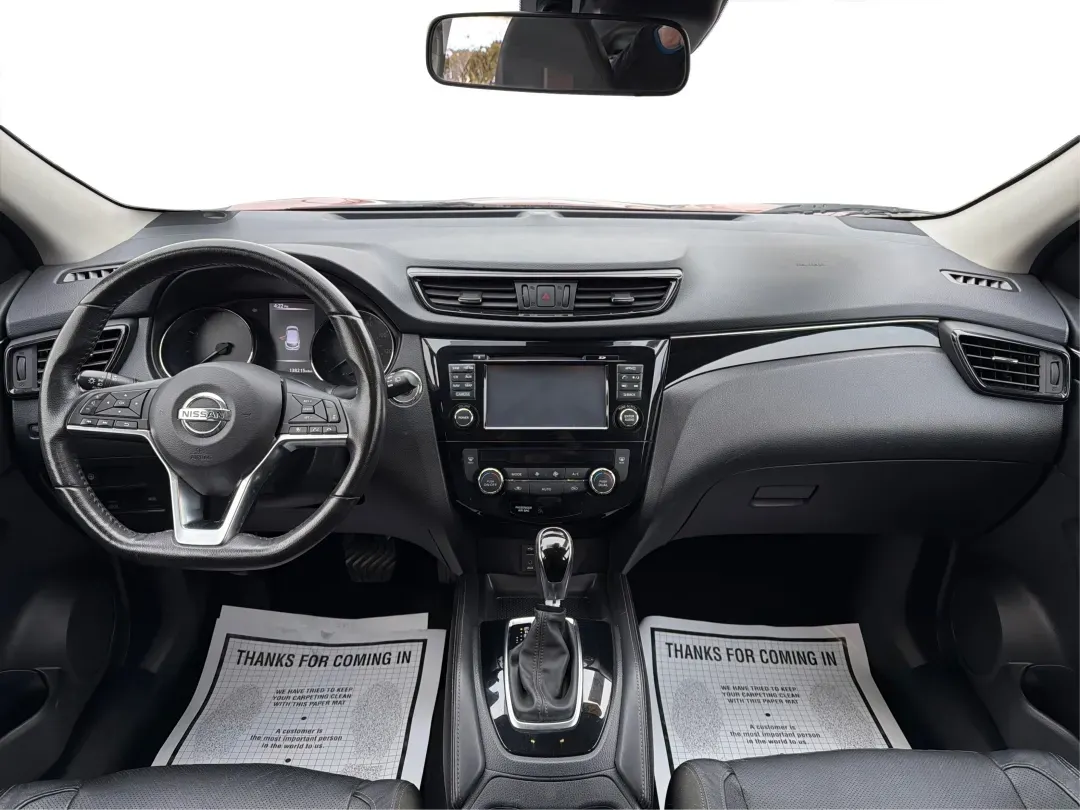 2018 Nissan Rogue SL (JN1BJ1CRXJW) with an 2L I-4 gasoline direct injection engine, located at 1184 Kauffman Ave, Fairborn, OH, 45324, (937) 908-9800, 39.807072, -84.030914 - **Adventure Awaits with the 2018 Nissan Rogue SL at Advantage Car and Credit - Fairborn!**<br /> <br /> Are you ready to elevate your driving experience and create unforgettable memories on the road? The 2018 Nissan Rogue SL is the ideal companion for growing families, weekend adventurers, or anyone - Photo#20