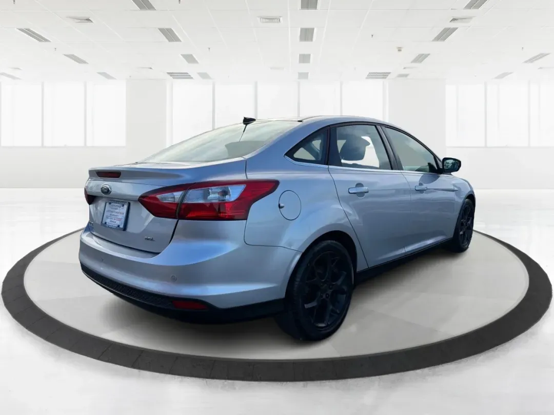 2012 Ford Focus SEL (1FAHP3H28CL) with an 2L I-4 gasoline direct injection engine, located at 8750 N County Rd 25A, Piqua, OH, 45356, (937) 908-9800, 40.164391, -84.232513 - ### Experience Comfort and Convenience with the 2012 Ford Focus SEL at Advantage Car and Credit - Piqua<br /> <br /> Are you searching for a reliable vehicle that perfectly complements your busy lifestyle? Whether you're commuting to work, running errands around Piqua, or planning a family road trip - Photo#2