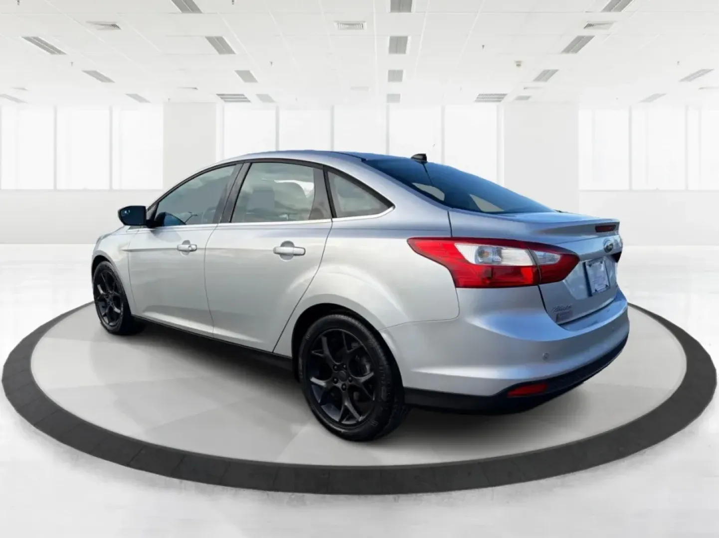 2012 Ford Focus SEL (1FAHP3H28CL) with an 2L I-4 gasoline direct injection engine, 6-Speed Automatic transmission, located at 8750 N County Rd 25A, Piqua, OH, 45356, (937) 908-9800, 40.164391, -84.232513 - ### Experience Comfort and Convenience with the 2012 Ford Focus SEL at Advantage Car and Credit - Piqua<br /> <br /> Are you searching for a reliable vehicle that perfectly complements your busy lifestyle? Whether you're commuting to work, running errands around Piqua, or planning a family road trip - Photo#4