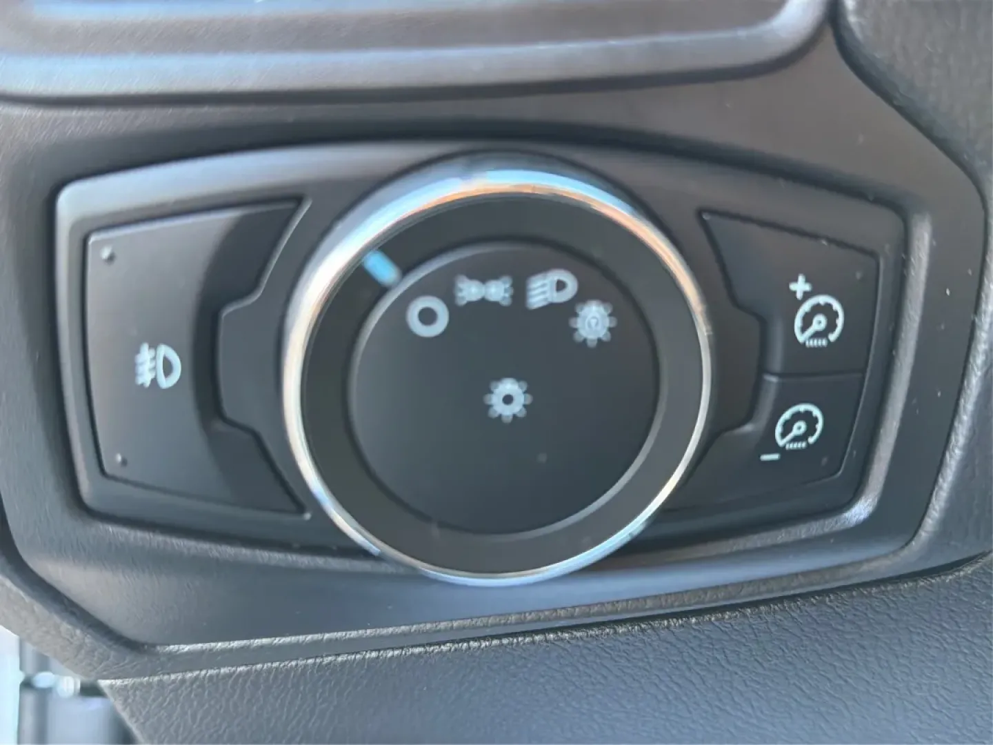 2012 Ford Focus SEL (1FAHP3H28CL) with an 2L I-4 gasoline direct injection engine, 6-Speed Automatic transmission, located at 8750 N County Rd 25A, Piqua, OH, 45356, (937) 908-9800, 40.164391, -84.232513 - ### Experience Comfort and Convenience with the 2012 Ford Focus SEL at Advantage Car and Credit - Piqua<br /> <br /> Are you searching for a reliable vehicle that perfectly complements your busy lifestyle? Whether you're commuting to work, running errands around Piqua, or planning a family road trip - Photo#17