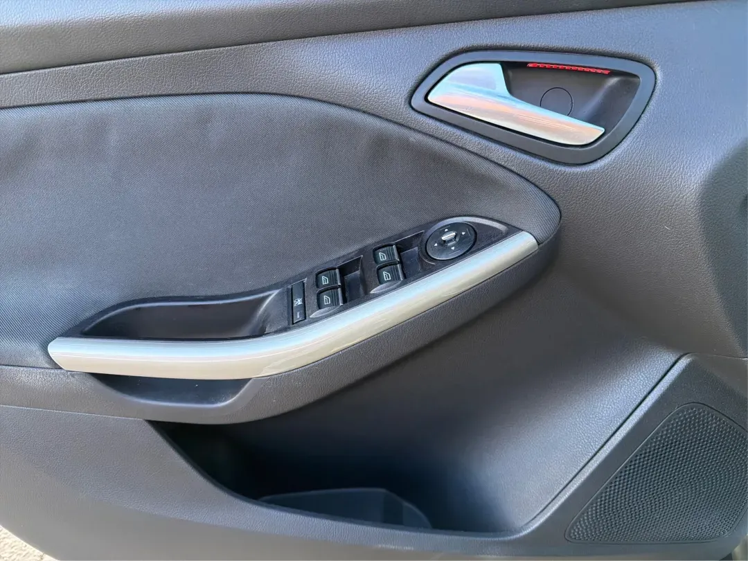 2012 Ford Focus SEL (1FAHP3H28CL) with an 2L I-4 gasoline direct injection engine, located at 8750 N County Rd 25A, Piqua, OH, 45356, (937) 908-9800, 40.164391, -84.232513 - ### Experience Comfort and Convenience with the 2012 Ford Focus SEL at Advantage Car and Credit - Piqua<br /> <br /> Are you searching for a reliable vehicle that perfectly complements your busy lifestyle? Whether you're commuting to work, running errands around Piqua, or planning a family road trip - Photo#19