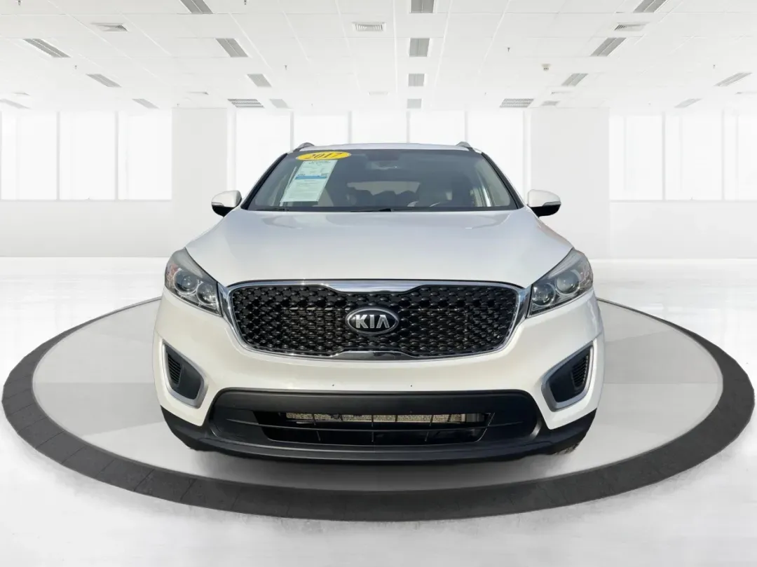 2017 Kia Sorento 2.4L LX (5XYPG4A37HG) with an 2.4L I-4 gasoline direct injection engine, located at 1951 S Dayton Lakeview Rd., New Carlisle, OH, 45344, (937) 908-9800, 39.890999, -84.050255 - **Adventure Awaits: Drive Home the 2017 Kia Sorento LX from Advantage Car and Credit!**<br /> <br /> Are you ready to embark on weekend adventures, family road trips, or daily commutes? The 2017 Kia Sorento LX, available at Advantage Car and Credit in New Carlisle, OH, is the perfect companion for e - Photo#7