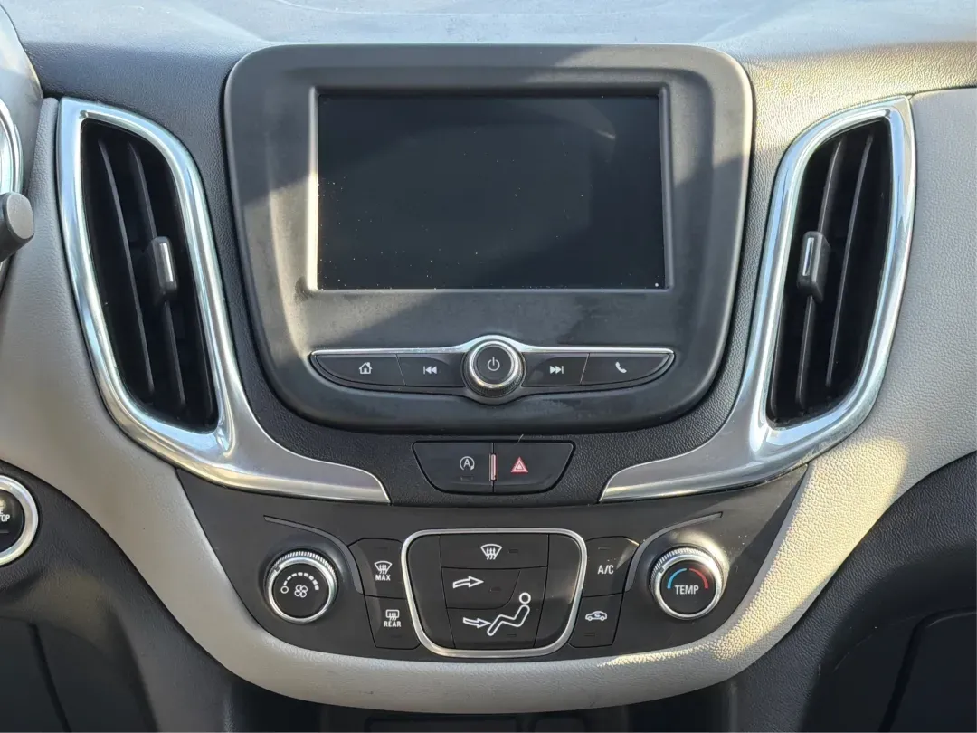 2022 Chevrolet Equinox AWD 1FL (2GNAX5EV4N6) with an 1.5L I-4 gasoline direct injection engine, located at 1951 S Dayton Lakeview Rd., New Carlisle, OH, 45344, (937) 908-9800, 39.890999, -84.050255 - **Discover Your Next Adventure with the 2022 Chevrolet Equinox at Advantage Car and Credit - New Carlisle!**<br /> <br /> If you're in the market for a versatile SUV that effortlessly blends family-friendly features with modern technology, look no further than this stunning 2022 Chevrolet Equinox. P - Photo#13