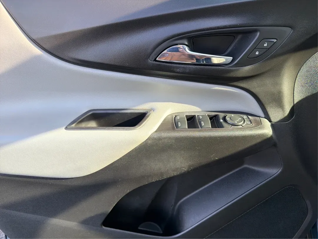 2022 Chevrolet Equinox AWD 1FL (2GNAX5EV4N6) with an 1.5L I-4 gasoline direct injection engine, located at 1951 S Dayton Lakeview Rd., New Carlisle, OH, 45344, (937) 908-9800, 39.890999, -84.050255 - **Discover Your Next Adventure with the 2022 Chevrolet Equinox at Advantage Car and Credit - New Carlisle!**<br /> <br /> If you're in the market for a versatile SUV that effortlessly blends family-friendly features with modern technology, look no further than this stunning 2022 Chevrolet Equinox. P - Photo#19