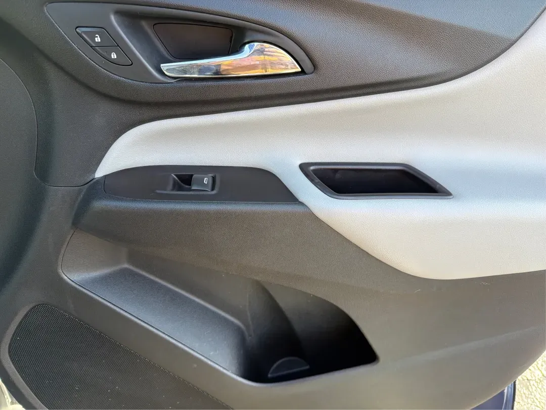 2022 Chevrolet Equinox AWD 1FL (2GNAX5EV4N6) with an 1.5L I-4 gasoline direct injection engine, located at 1951 S Dayton Lakeview Rd., New Carlisle, OH, 45344, (937) 908-9800, 39.890999, -84.050255 - **Discover Your Next Adventure with the 2022 Chevrolet Equinox at Advantage Car and Credit - New Carlisle!**<br /> <br /> If you're in the market for a versatile SUV that effortlessly blends family-friendly features with modern technology, look no further than this stunning 2022 Chevrolet Equinox. P - Photo#20