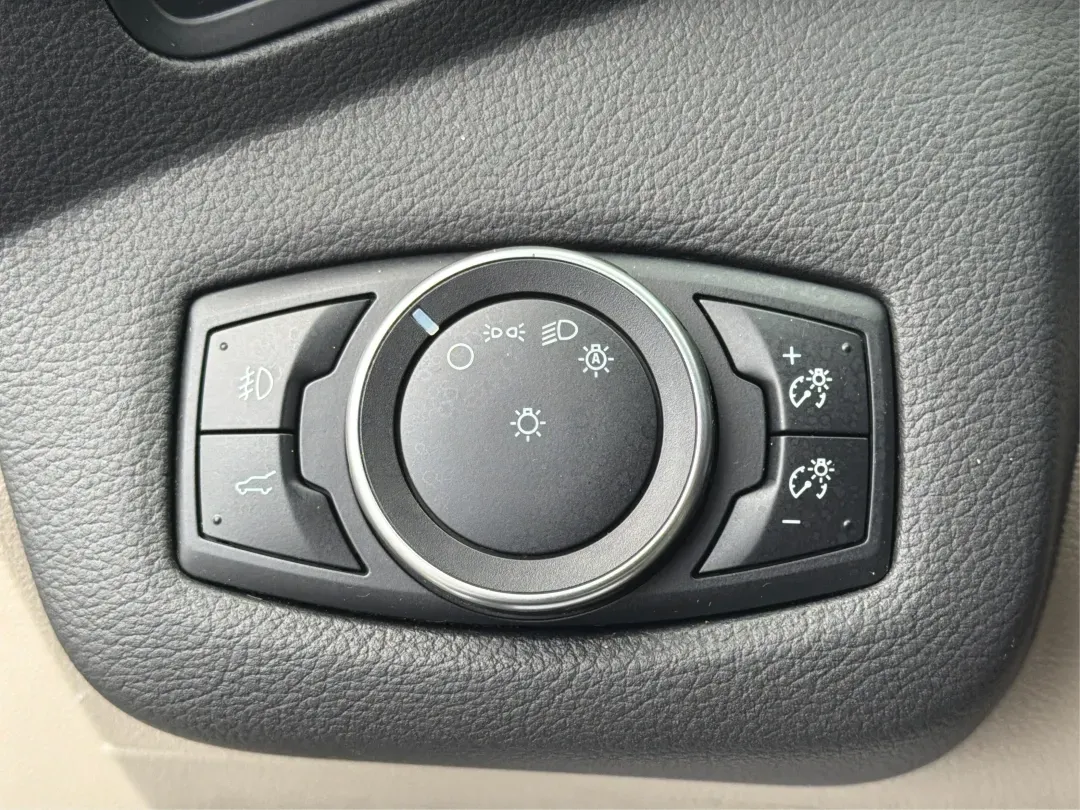 2017 Ford Escape SE (1FMCU0G95HU) with an Other engine, located at 8750 N County Rd 25A, Piqua, OH, 45356, (937) 908-9800, 40.164391, -84.232513 - Are you ready to elevate your lifestyle with a vehicle that perfectly balances comfort, versatility, and affordability? Look no further than the stunning 2017 Ford Escape SE, available now at Advantage Car and Credit - Piqua. This SUV is not just a vehicle; it's your new partner for family outings, - Photo#17