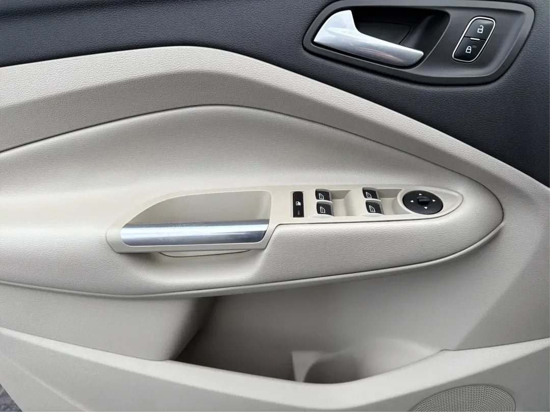 2017 Ford Escape SE (1FMCU0G95HU) with an Other engine, located at 8750 N County Rd 25A, Piqua, OH, 45356, (937) 908-9800, 40.164391, -84.232513 - Are you ready to elevate your lifestyle with a vehicle that perfectly balances comfort, versatility, and affordability? Look no further than the stunning 2017 Ford Escape SE, available now at Advantage Car and Credit - Piqua. This SUV is not just a vehicle; it's your new partner for family outings, - Photo#19