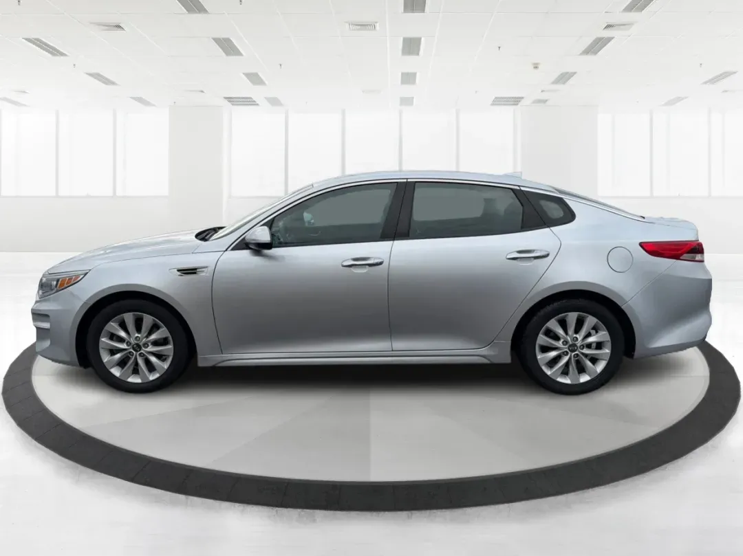 2017 Kia Optima LX (5XXGT4L31HG) with an Theta II 2.4L I-4 gasoline direct injection engine, located at 8750 N County Rd 25A, Piqua, OH, 45356, (937) 908-9800, 40.164391, -84.232513 - Are you ready to elevate your daily drive while embracing a lifestyle of convenience and reliability? Look no further than this stunning 2017 Kia Optima LX, available now at Advantage Car and Credit in Piqua, OH! This sedan is perfect for budget-conscious buyers seeking an efficient and stylish vehi - Photo#5