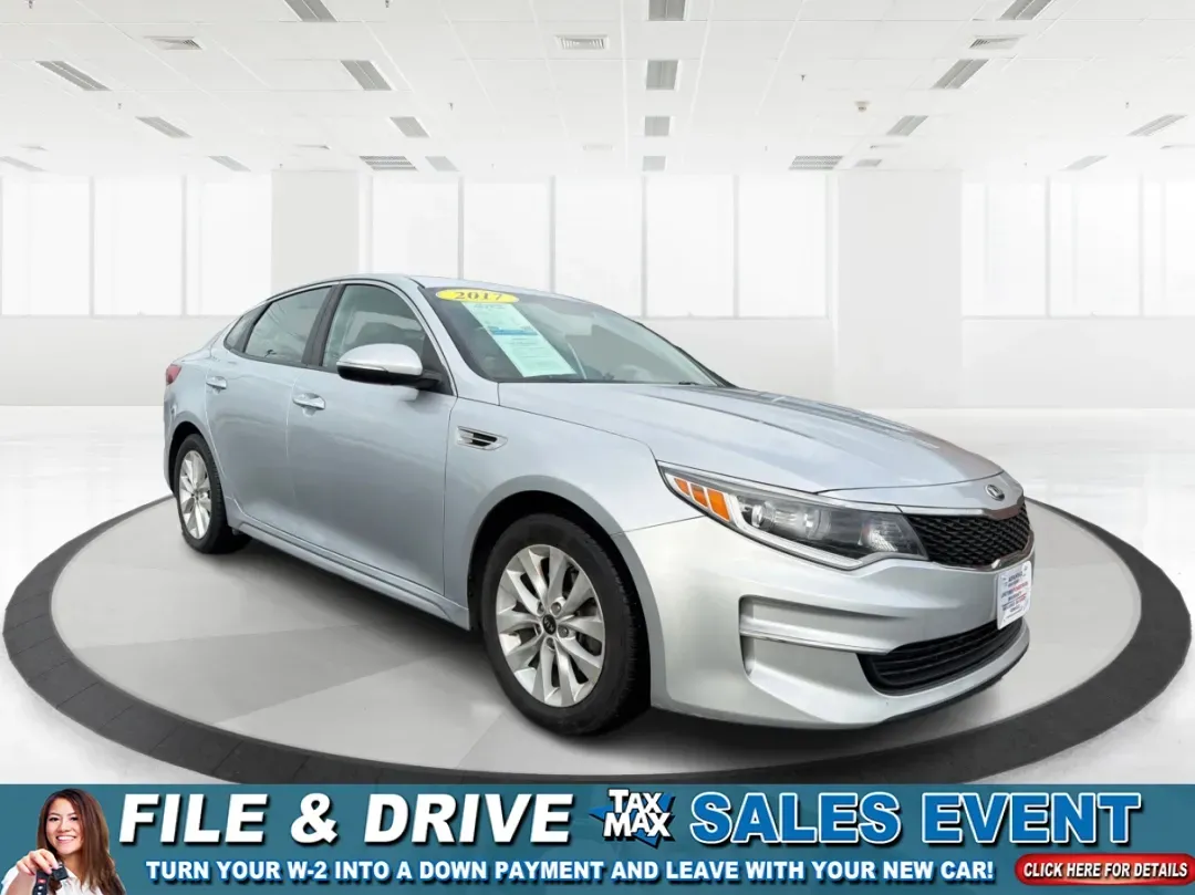 2017 Kia Optima LX's photo