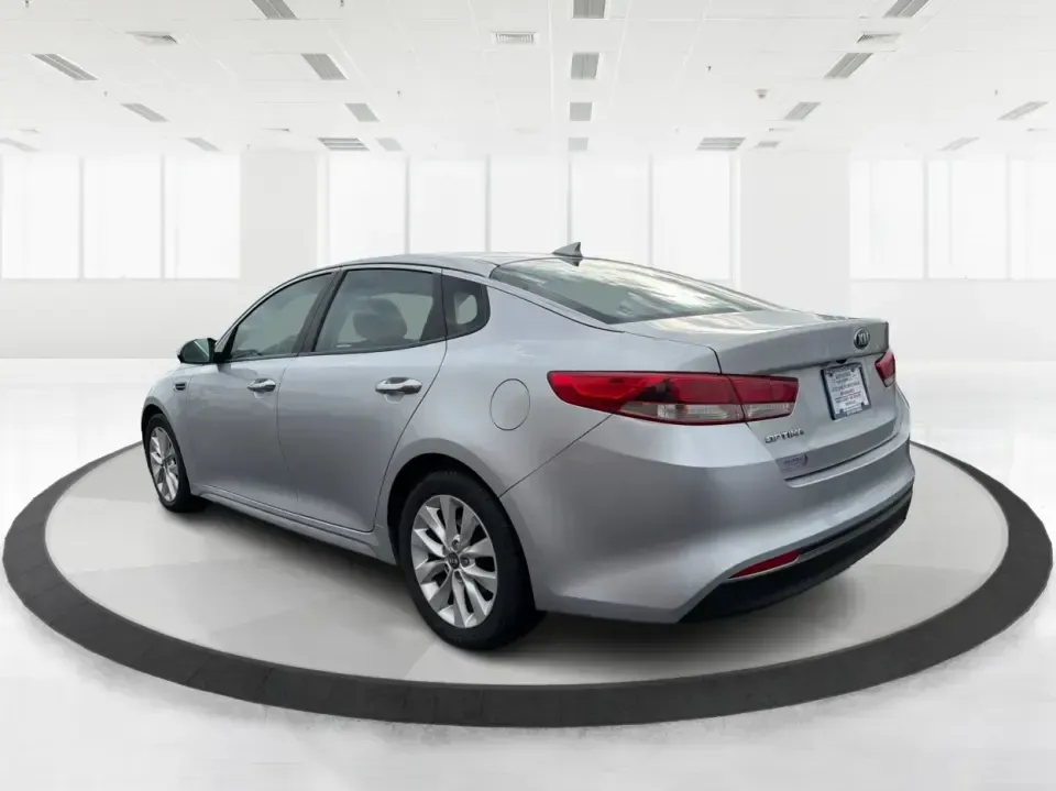 2017 Kia Optima LX (5XXGT4L31HG) with an Theta II 2.4L I-4 gasoline direct injection engine, 6A transmission, located at 880 E. National Road, Vandalia, OH, 45377, (937) 908-9800, 39.891918, -84.183594 - Are you ready to elevate your daily drive while embracing a lifestyle of convenience and reliability? Look no further than this stunning 2017 Kia Optima LX, available now at Advantage Car and Credit in Piqua, OH! This sedan is perfect for budget-conscious buyers seeking an efficient and stylish vehi - Photo#4