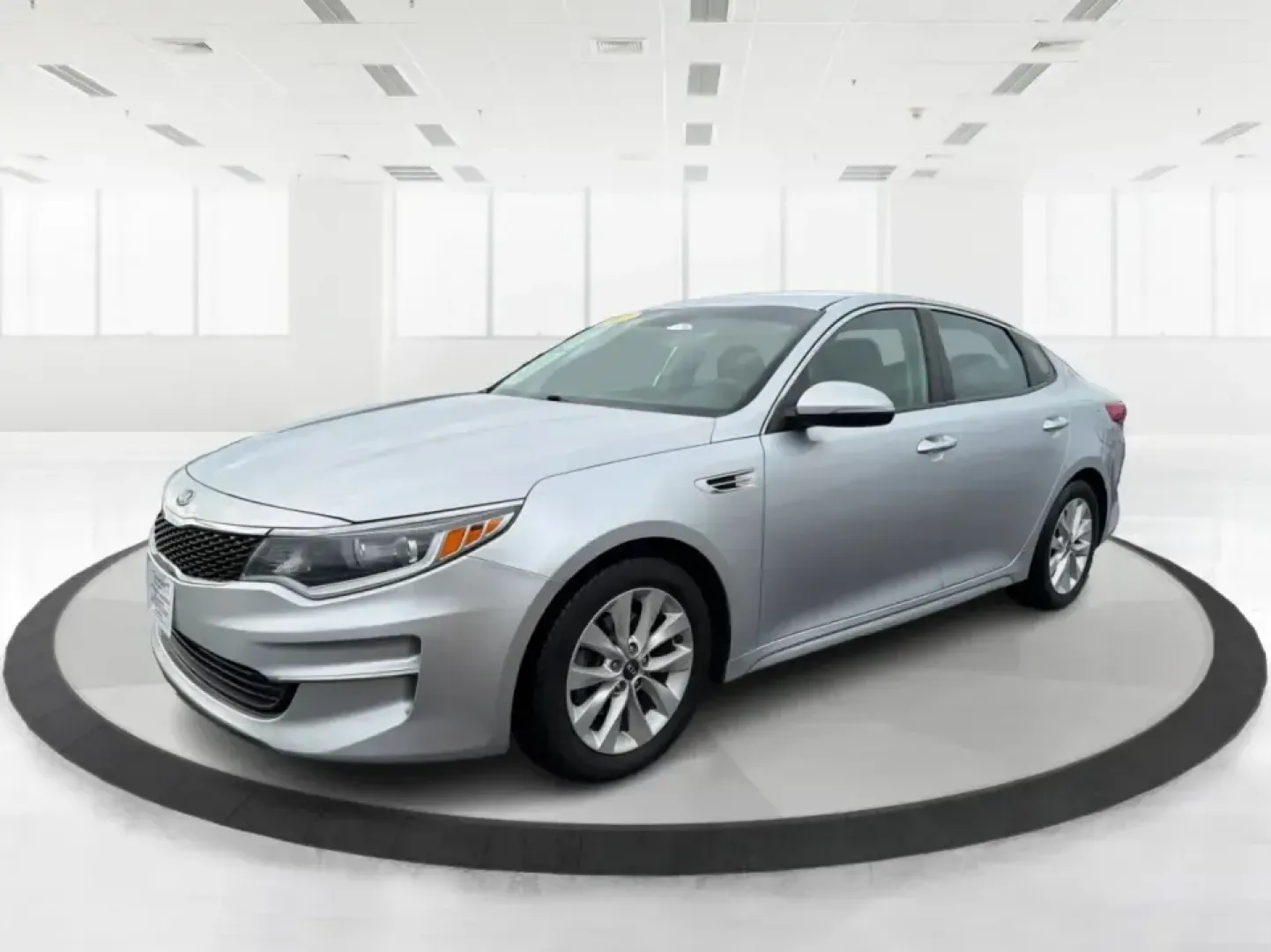 2017 Kia Optima LX (5XXGT4L31HG) with an Theta II 2.4L I-4 gasoline direct injection engine, 6A transmission, located at 880 E. National Road, Vandalia, OH, 45377, (937) 908-9800, 39.891918, -84.183594 - Are you ready to elevate your daily drive while embracing a lifestyle of convenience and reliability? Look no further than this stunning 2017 Kia Optima LX, available now at Advantage Car and Credit in Piqua, OH! This sedan is perfect for budget-conscious buyers seeking an efficient and stylish vehi - Photo#8