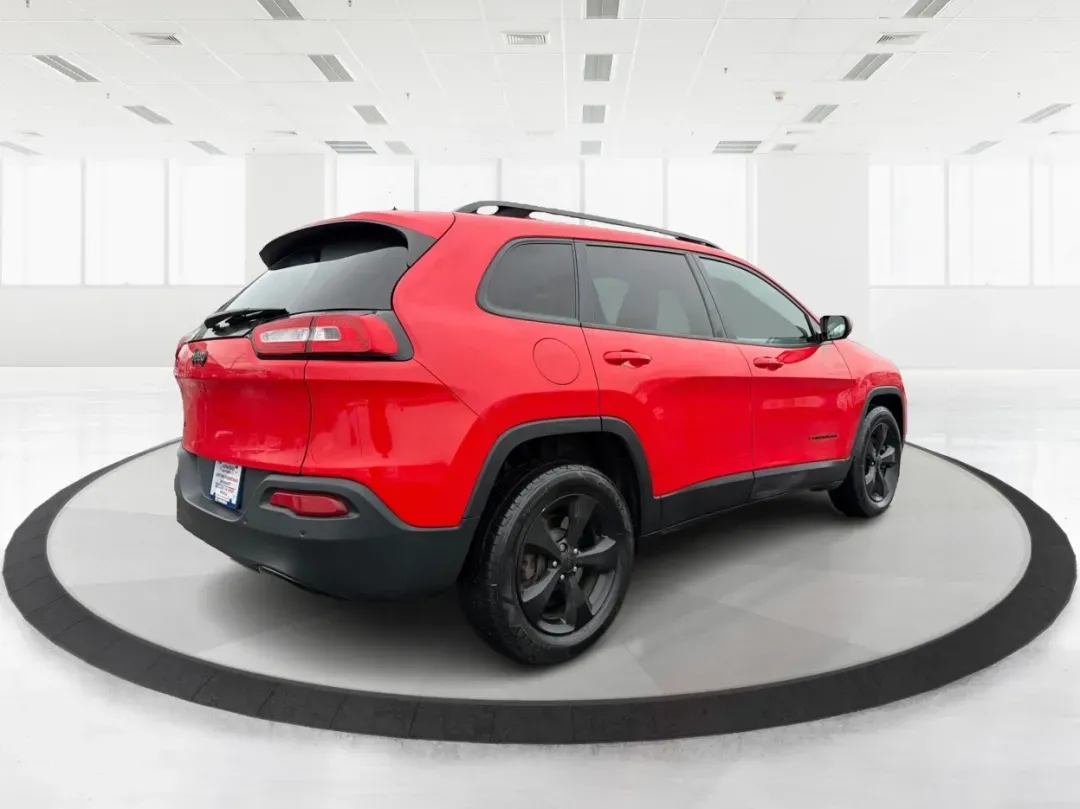 2018 Jeep Cherokee Limited 4x4 (1C4PJMDB4JD) with an Other engine, located at 1951 S Dayton Lakeview Rd., New Carlisle, OH, 45344, (937) 908-9800, 39.890999, -84.050255 - **Adventure Awaits with the 2018 Jeep Cherokee Limited 4x4!**<br /> <br /> Are you ready to elevate your daily drive or embark on unforgettable weekend adventures? Look no further than this stunning 2018 Jeep Cherokee Limited 4x4, now available at Advantage Car and Credit, your trusted Buy Here Pay - Photo#2