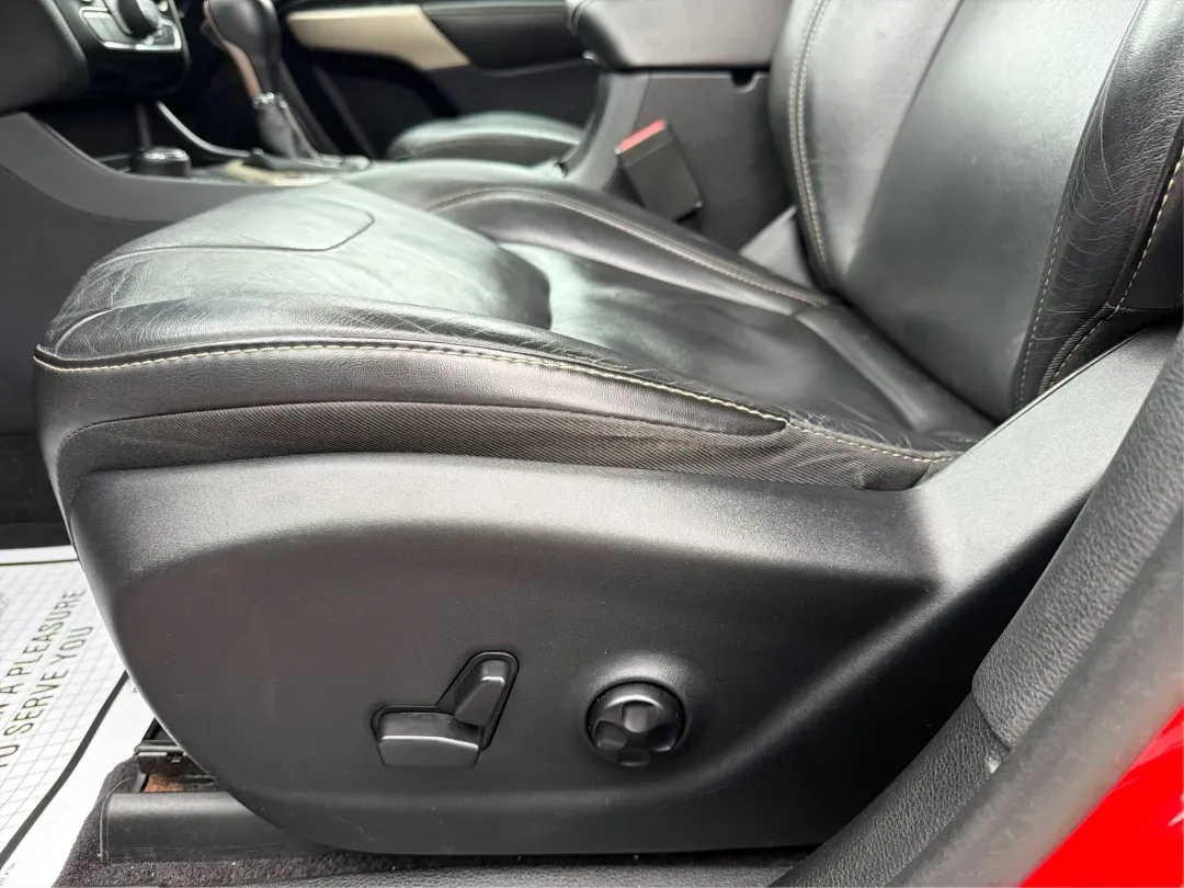 2018 Jeep Cherokee Limited 4x4 (1C4PJMDB4JD) with an Other engine, located at 1951 S Dayton Lakeview Rd., New Carlisle, OH, 45344, (937) 908-9800, 39.890999, -84.050255 - **Adventure Awaits with the 2018 Jeep Cherokee Limited 4x4!**<br /> <br /> Are you ready to elevate your daily drive or embark on unforgettable weekend adventures? Look no further than this stunning 2018 Jeep Cherokee Limited 4x4, now available at Advantage Car and Credit, your trusted Buy Here Pay - Photo#17