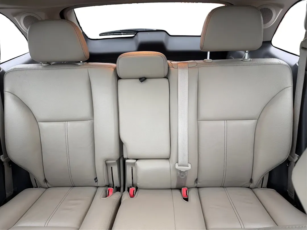 2014 Ford Edge Limited (2FMDK4KC2EB) with an 3.5L V-6 DOHC engine, located at 8750 N County Rd 25A, Piqua, OH, 45356, (937) 908-9800, 40.164391, -84.232513 - **Discover the Perfect Family SUV for Your Next Adventure: 2014 Ford Edge Limited at Advantage Car and Credit - Piqua!**<br /> <br /> Are you searching for a versatile and stylish vehicle that can accommodate your growing family's needs while also providing the comfort and style you crave? Look no f - Photo#13