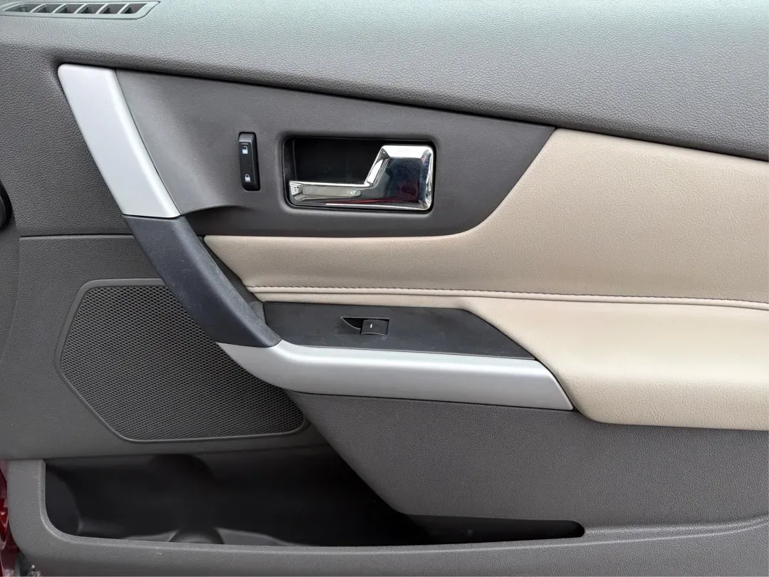 2014 Ford Edge Limited (2FMDK4KC2EB) with an 3.5L V-6 DOHC engine, located at 8750 N County Rd 25A, Piqua, OH, 45356, (937) 908-9800, 40.164391, -84.232513 - **Discover the Perfect Family SUV for Your Next Adventure: 2014 Ford Edge Limited at Advantage Car and Credit - Piqua!**<br /> <br /> Are you searching for a versatile and stylish vehicle that can accommodate your growing family's needs while also providing the comfort and style you crave? Look no f - Photo#19