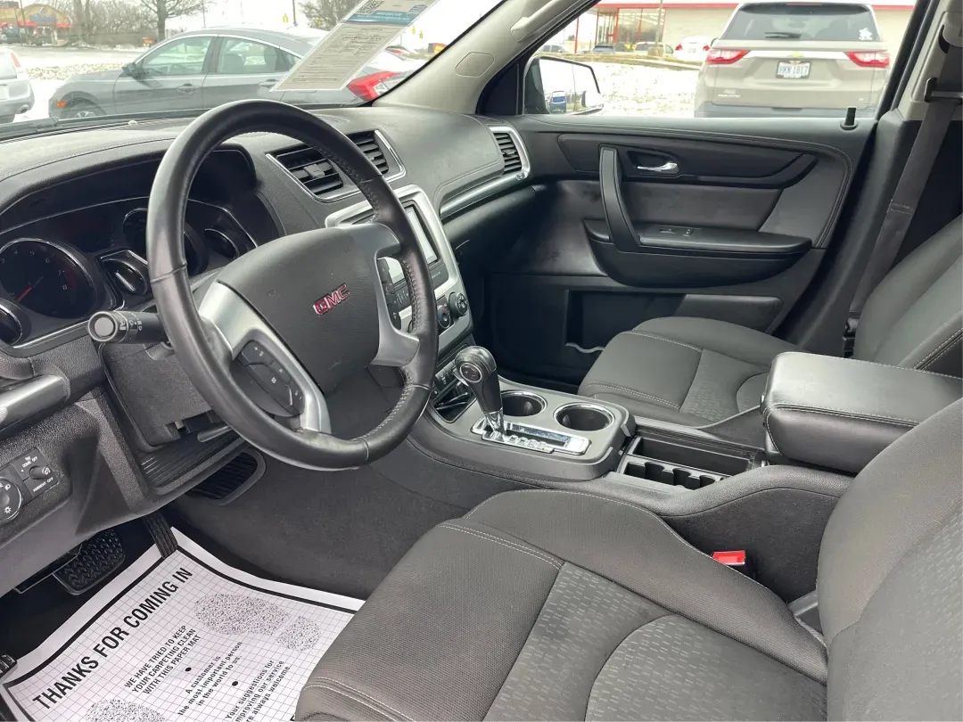 2015 GMC Acadia SLE-2 (1GKKVPKD6FJ) with an 3.6L V-6 gasoline direct injection engine, located at 8750 N County Rd 25A, Piqua, OH, 45356, (937) 908-9800, 40.164391, -84.232513 - Are you ready to elevate your family adventures or conquer your daily commute with unmatched style and comfort? Look no further than this stunning 2015 GMC Acadia SLE-2, available now at Advantage Car and Credit - Piqua. Perfectly designed for growing families, this sport utility vehicle offers a bl - Photo#2