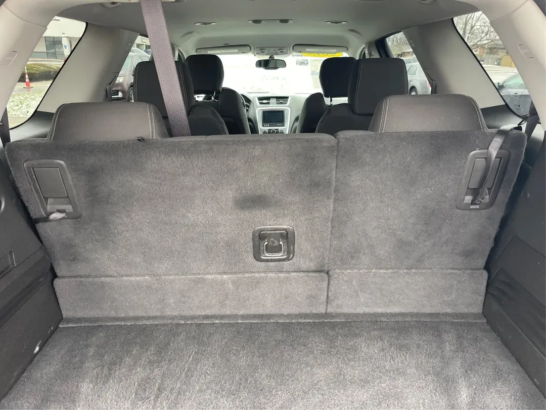 2015 GMC Acadia SLE-2 (1GKKVPKD6FJ) with an 3.6L V-6 gasoline direct injection engine, located at 8750 N County Rd 25A, Piqua, OH, 45356, (937) 908-9800, 40.164391, -84.232513 - Are you ready to elevate your family adventures or conquer your daily commute with unmatched style and comfort? Look no further than this stunning 2015 GMC Acadia SLE-2, available now at Advantage Car and Credit - Piqua. Perfectly designed for growing families, this sport utility vehicle offers a bl - Photo#5