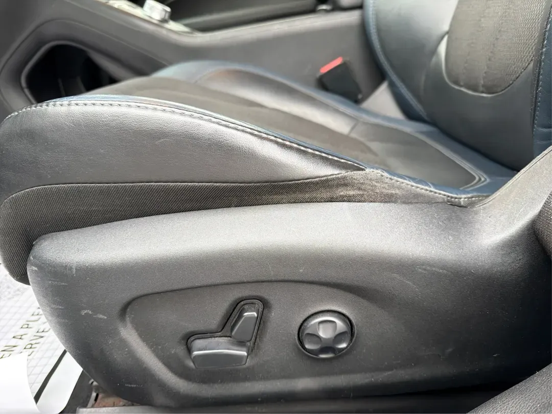 2016 Chrysler 200 S (1C3CCCBB3GN) with an Other engine, located at 880 E. National Road, Vandalia, OH, 45377, (937) 908-9800, 39.891918, -84.183594 - **Elevate Your Commute with the 2016 Chrysler 200 S at Advantage Car and Credit - Vandalia!**<br /> <br /> Are you looking for the perfect blend of style, comfort, and performance for your daily commute or family outings? The 2016 Chrysler 200 S is your ideal companion, offering a sophisticated seda - Photo#17