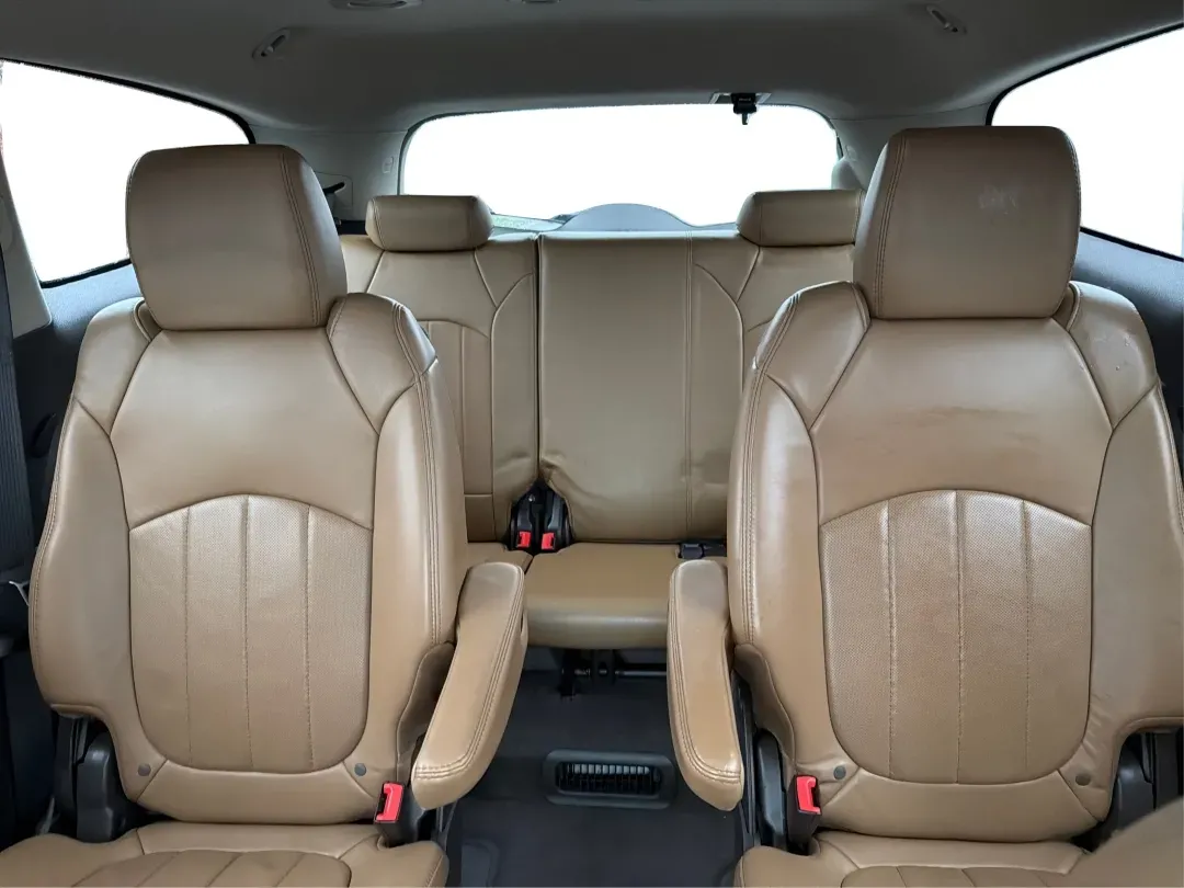 2014 Buick Enclave Leather (5GAKVBKD7EJ) with an 3.6L V-6 gasoline direct injection engine, located at 1184 Kauffman Ave, Fairborn, OH, 45324, (937) 908-9800, 39.807072, -84.030914 - **Experience the Ultimate Family Adventure with the 2014 Buick Enclave at Advantage Car and Credit!** <br /> <br /> Are you a growing family seeking the perfect vehicle to accommodate your busy lifestyle? Look no further than this stunning 2014 Buick Enclave, now available at Advantage Car and Credi - Photo#13