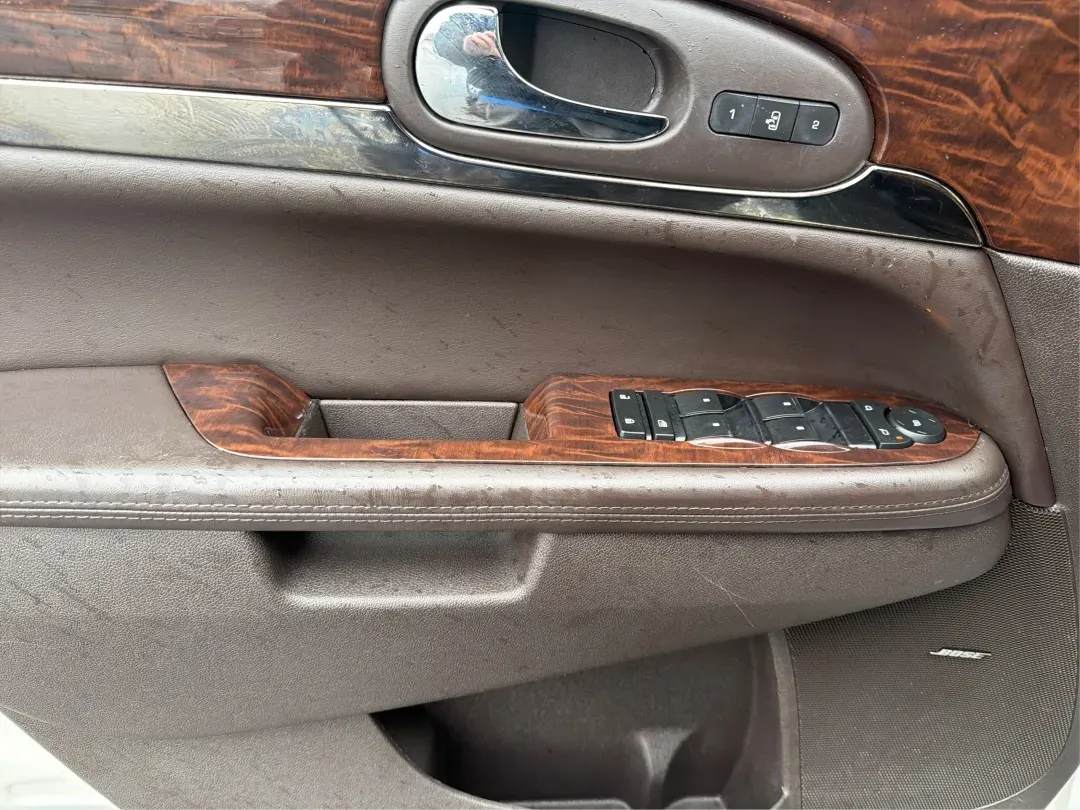 2014 Buick Enclave Leather (5GAKVBKD7EJ) with an 3.6L V-6 gasoline direct injection engine, located at 1184 Kauffman Ave, Fairborn, OH, 45324, (937) 908-9800, 39.807072, -84.030914 - **Experience the Ultimate Family Adventure with the 2014 Buick Enclave at Advantage Car and Credit!** <br /> <br /> Are you a growing family seeking the perfect vehicle to accommodate your busy lifestyle? Look no further than this stunning 2014 Buick Enclave, now available at Advantage Car and Credi - Photo#18