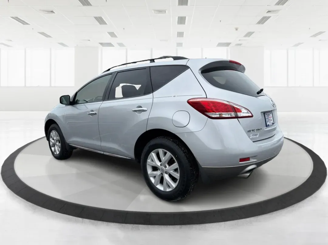 2014 Nissan Murano SL AWD (JN8AZ1MW2EW) with an 3.5L V6 DOHC 24V engine, Continuously Variable Transmission transmission, located at 1184 Kauffman Ave, Fairborn, OH, 45324, (937) 908-9800, 39.807072, -84.030914 - Discover the perfect blend of comfort, versatility, and reliability with the 2014 Nissan Murano SL AWD, available now at Advantage Car and Credit in Fairborn, OH. Whether you're a growing family needing extra space, a commuter seeking efficiency, or someone who loves weekend adventures, this SUV is - Photo#4