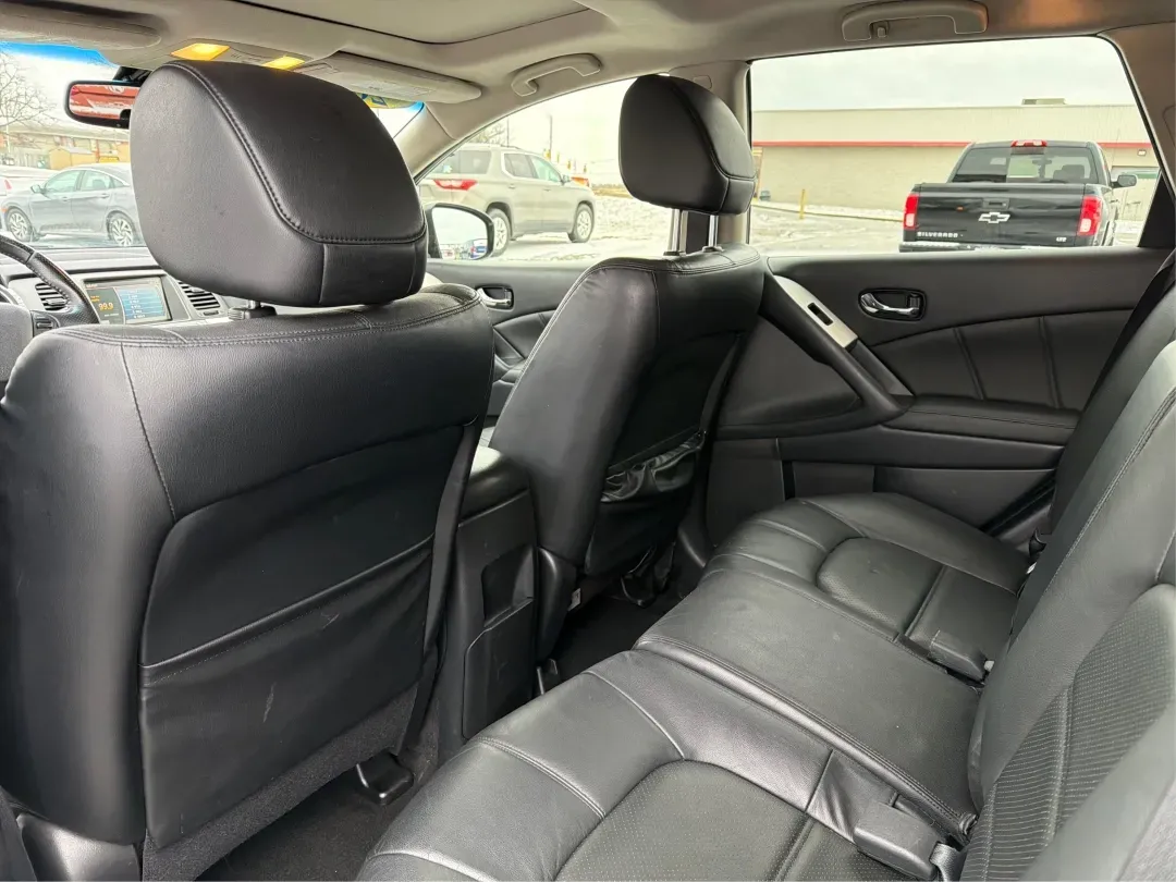 2014 Nissan Murano SL AWD (JN8AZ1MW2EW) with an 3.5L V6 DOHC 24V engine, Continuously Variable Transmission transmission, located at 1184 Kauffman Ave, Fairborn, OH, 45324, (937) 908-9800, 39.807072, -84.030914 - Discover the perfect blend of comfort, versatility, and reliability with the 2014 Nissan Murano SL AWD, available now at Advantage Car and Credit in Fairborn, OH. Whether you're a growing family needing extra space, a commuter seeking efficiency, or someone who loves weekend adventures, this SUV is - Photo#10