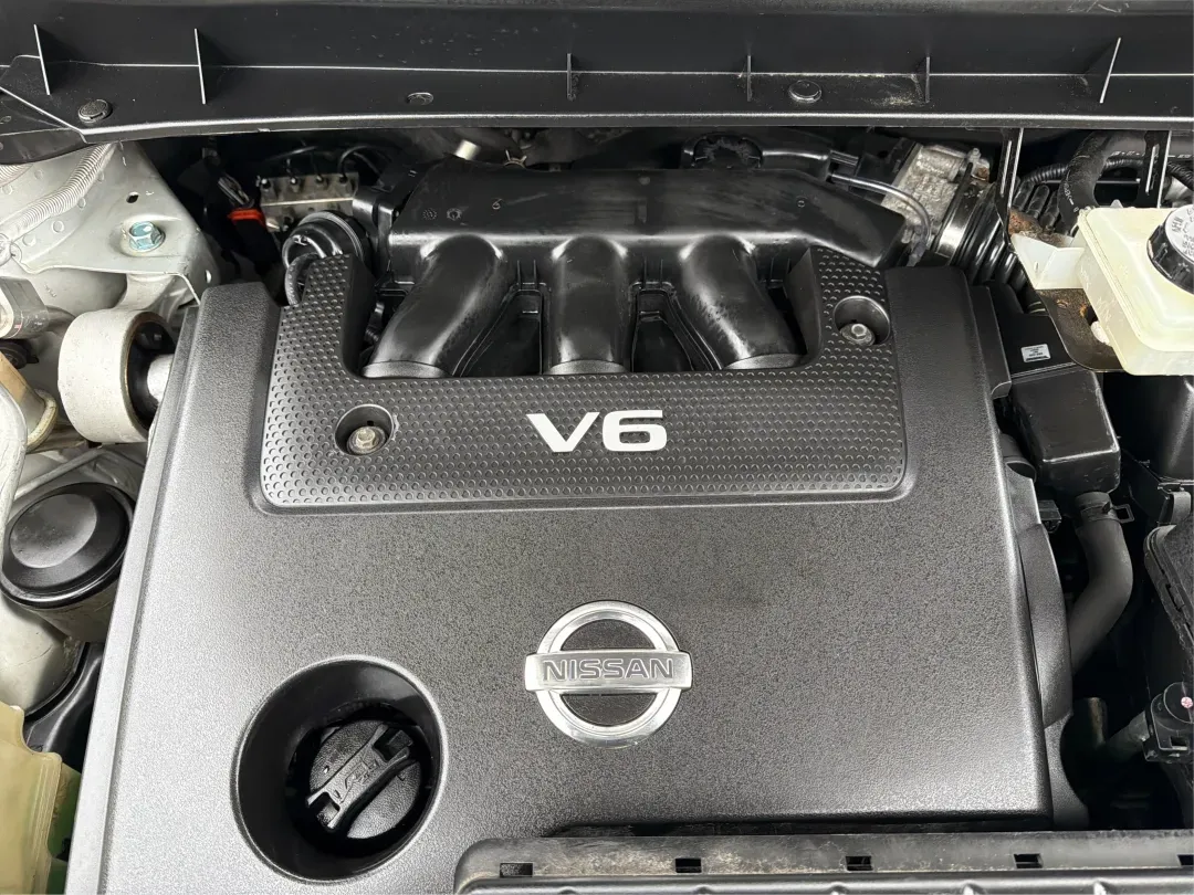 2014 Nissan Murano SL AWD (JN8AZ1MW2EW) with an 3.5L V6 DOHC 24V engine, Continuously Variable Transmission transmission, located at 1184 Kauffman Ave, Fairborn, OH, 45324, (937) 908-9800, 39.807072, -84.030914 - Discover the perfect blend of comfort, versatility, and reliability with the 2014 Nissan Murano SL AWD, available now at Advantage Car and Credit in Fairborn, OH. Whether you're a growing family needing extra space, a commuter seeking efficiency, or someone who loves weekend adventures, this SUV is - Photo#11