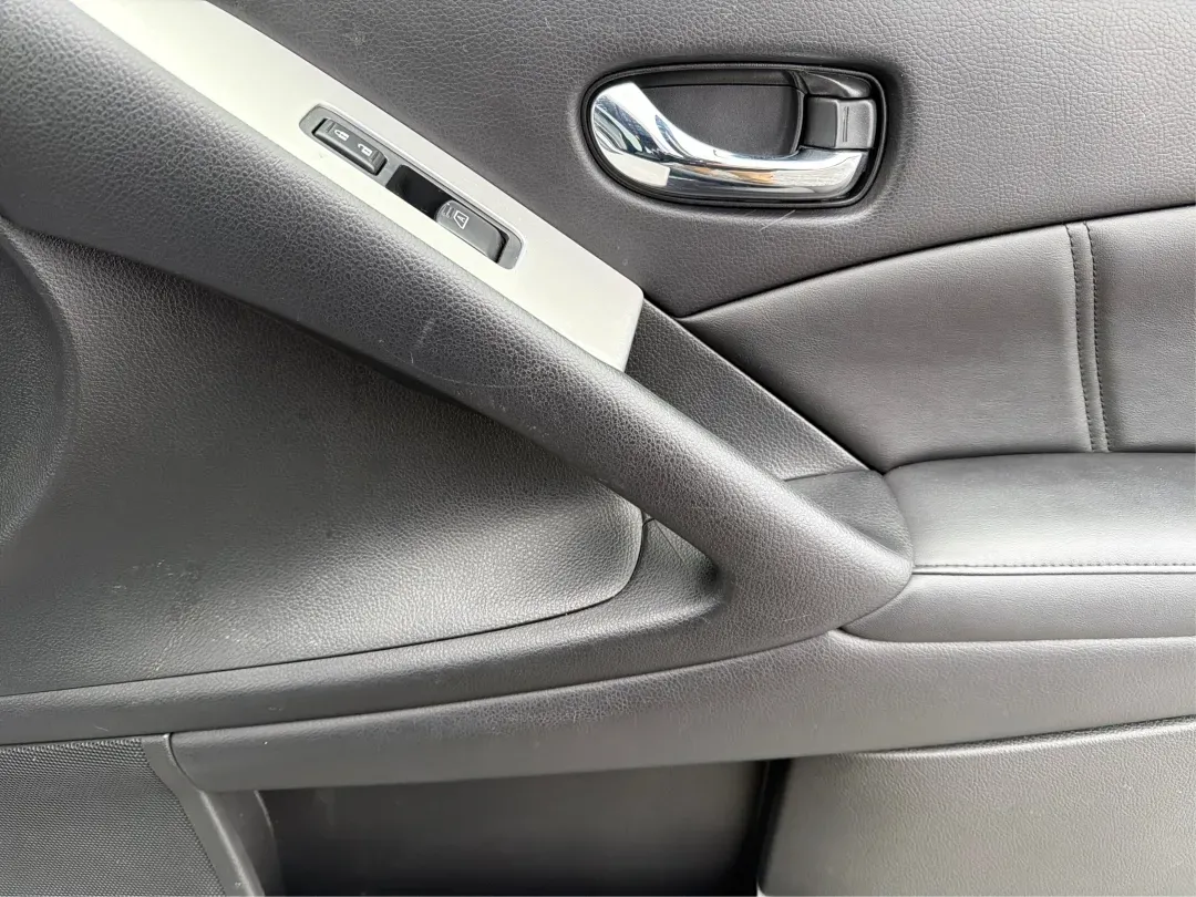 2014 Nissan Murano SL AWD (JN8AZ1MW2EW) with an 3.5L V6 DOHC 24V engine, Continuously Variable Transmission transmission, located at 1184 Kauffman Ave, Fairborn, OH, 45324, (937) 908-9800, 39.807072, -84.030914 - Discover the perfect blend of comfort, versatility, and reliability with the 2014 Nissan Murano SL AWD, available now at Advantage Car and Credit in Fairborn, OH. Whether you're a growing family needing extra space, a commuter seeking efficiency, or someone who loves weekend adventures, this SUV is - Photo#19