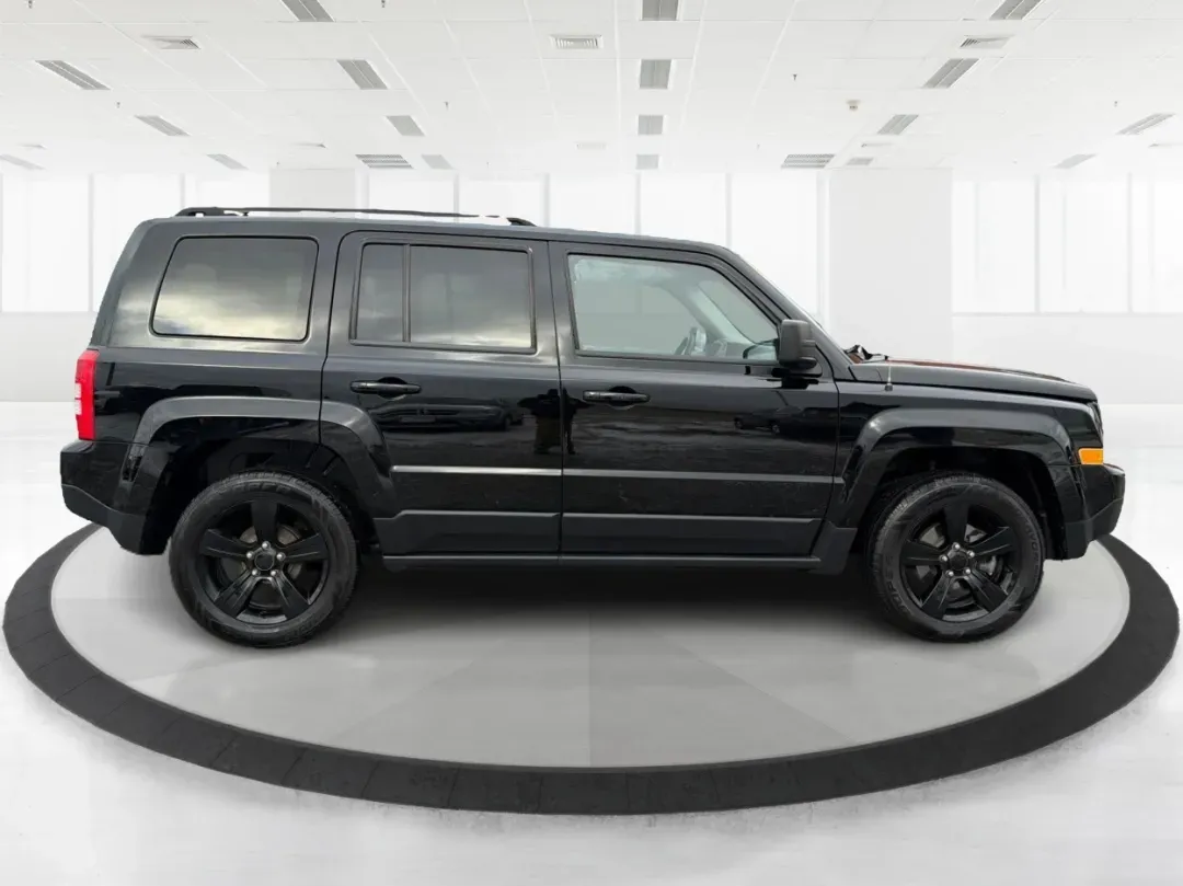 2015 Jeep Patriot Altitude Edition (1C4NJPBA7FD) with an 2L I-4 DOHC engine, located at 1184 Kauffman Ave, Fairborn, OH, 45324, (937) 908-9800, 39.807072, -84.030914 - **Adventure Awaits with the 2015 Jeep Patriot Altitude Edition!**<br /> <br /> Are you ready to elevate your weekend adventures or make daily commutes a breeze? At Advantage Car and Credit in Fairborn, OH, we have just the vehicle for you-the 2015 Jeep Patriot Altitude Edition! This rugged yet comfo - Photo#1