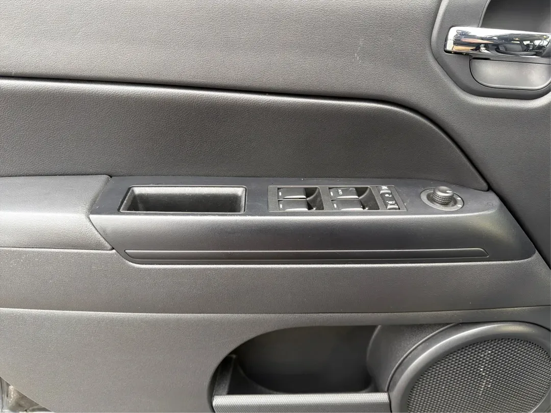 2015 Jeep Patriot Altitude Edition (1C4NJPBA7FD) with an 2L I-4 DOHC engine, located at 1184 Kauffman Ave, Fairborn, OH, 45324, (937) 908-9800, 39.807072, -84.030914 - **Adventure Awaits with the 2015 Jeep Patriot Altitude Edition!**<br /> <br /> Are you ready to elevate your weekend adventures or make daily commutes a breeze? At Advantage Car and Credit in Fairborn, OH, we have just the vehicle for you-the 2015 Jeep Patriot Altitude Edition! This rugged yet comfo - Photo#17