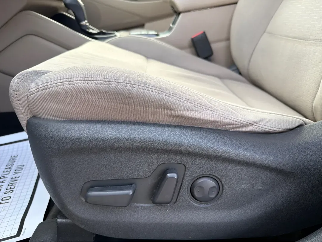 2019 Hyundai Tucson SEL (KM8J3CAL6KU) with an Theta 2.4L I-4 gasoline direct injection engine, located at 1184 Kauffman Ave, Fairborn, OH, 45324, (937) 908-9800, 39.807072, -84.030914 - 2019 Hyundai Tucson SEL - Photo#17