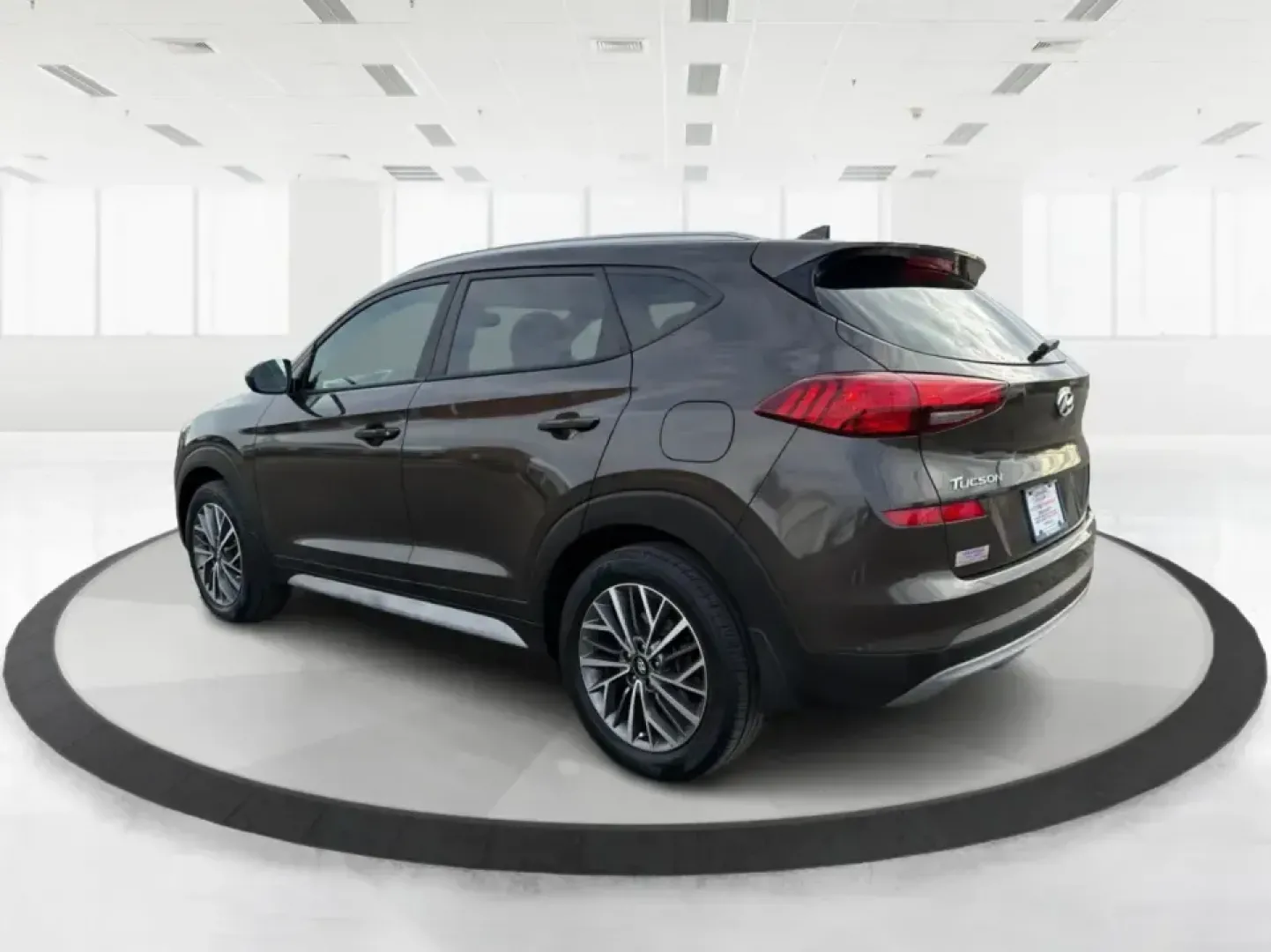 2019 Hyundai Tucson SEL (KM8J3CAL6KU) with an Theta 2.4L I-4 gasoline direct injection engine, 6A transmission, located at 1184 Kauffman Ave, Fairborn, OH, 45324, (937) 908-9800, 39.807072, -84.030914 - **Adventure Awaits with the 2019 Hyundai Tucson SEL at Advantage Car and Credit - Fairborn!**<br /> <br /> Are you ready to elevate your lifestyle and explore the great outdoors? The 2019 Hyundai Tucson SEL is the perfect companion for both weekend adventures and everyday commutes. With its spacious - Photo#4