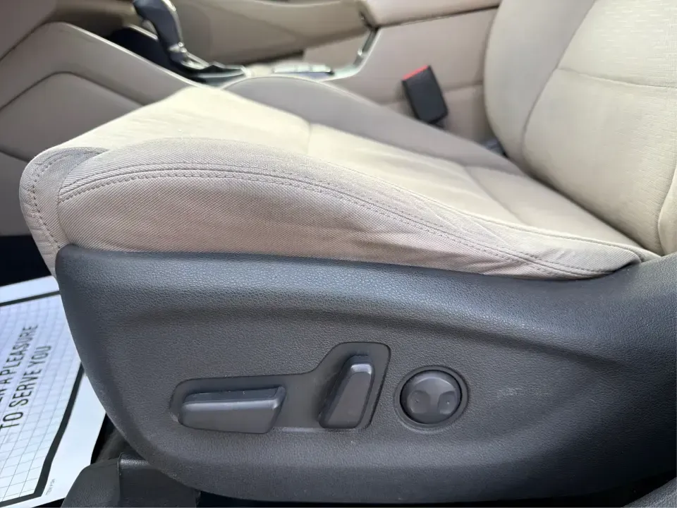 2019 Hyundai Tucson SEL (KM8J3CAL6KU) with an Theta 2.4L I-4 gasoline direct injection engine, 6A transmission, located at 1230 East Main St, Xenia, OH, 45385, (937) 908-9800, 39.688026, -83.910172 - 2019 Hyundai Tucson SEL - Photo#17