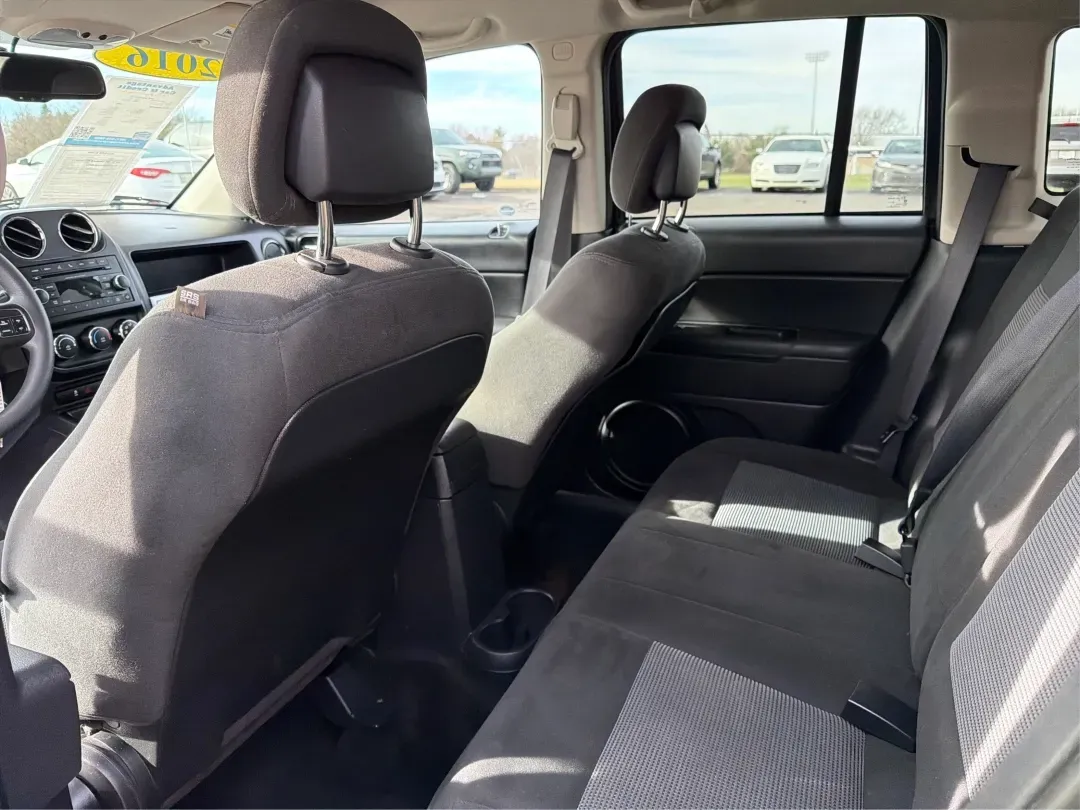 2016 Jeep Compass Sport (1C4NJDBB2GD) with an 2.4L I-4 DOHC engine, located at 1184 Kauffman Ave, Fairborn, OH, 45324, (937) 908-9800, 39.807072, -84.030914 - 2016 Jeep Compass Sport - Photo#10