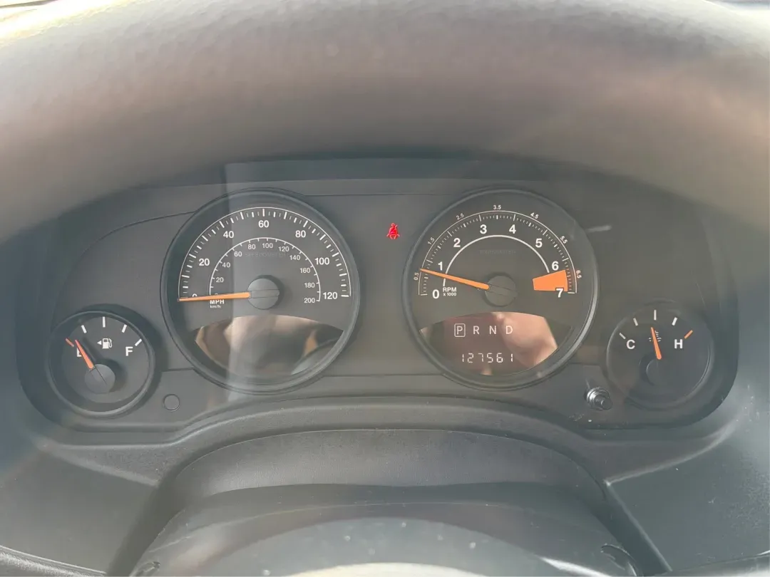 2016 Jeep Compass Sport (1C4NJDBB2GD) with an 2.4L I-4 DOHC engine, located at 1184 Kauffman Ave, Fairborn, OH, 45324, (937) 908-9800, 39.807072, -84.030914 - 2016 Jeep Compass Sport - Photo#15