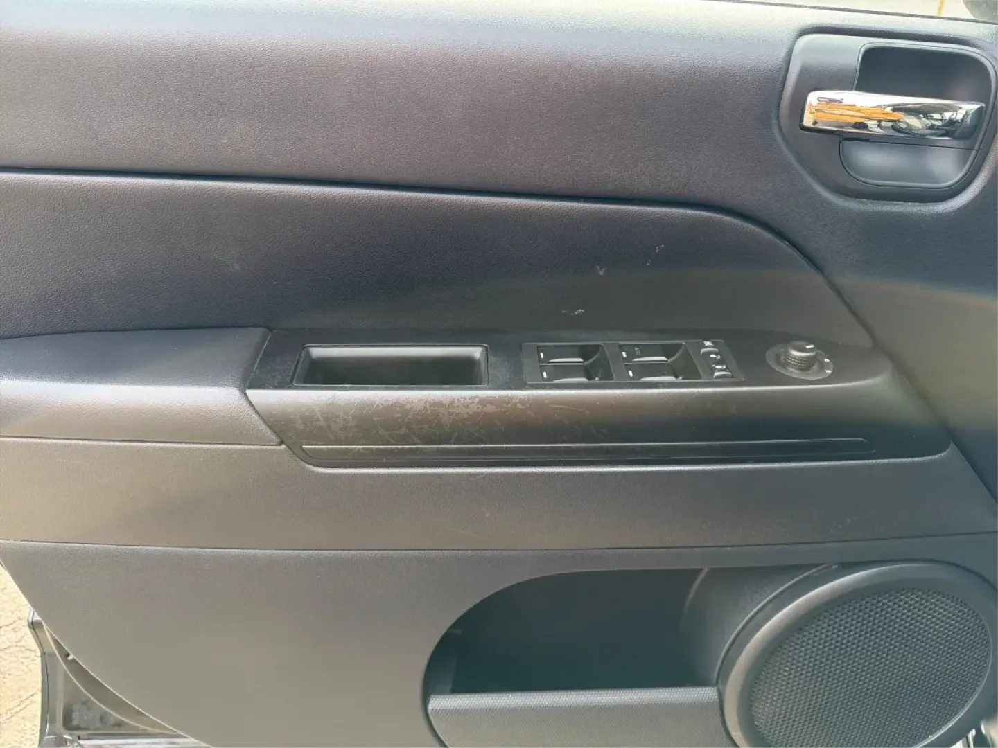 2016 Jeep Compass Sport (1C4NJDBB2GD) with an 2.4L I-4 DOHC engine, CVT transmission, located at 8750 N County Rd 25A, Piqua, OH, 45356, (937) 908-9800, 40.164391, -84.232513 - Discover the perfect blend of adventure and practicality with the 2016 Jeep Compass Sport, available now at Advantage Car and Credit in Fairborn, OH. This versatile SUV is designed for those who crave both weekend escapades and everyday functionality. Whether you're a growing family looking for a sp - Photo#17