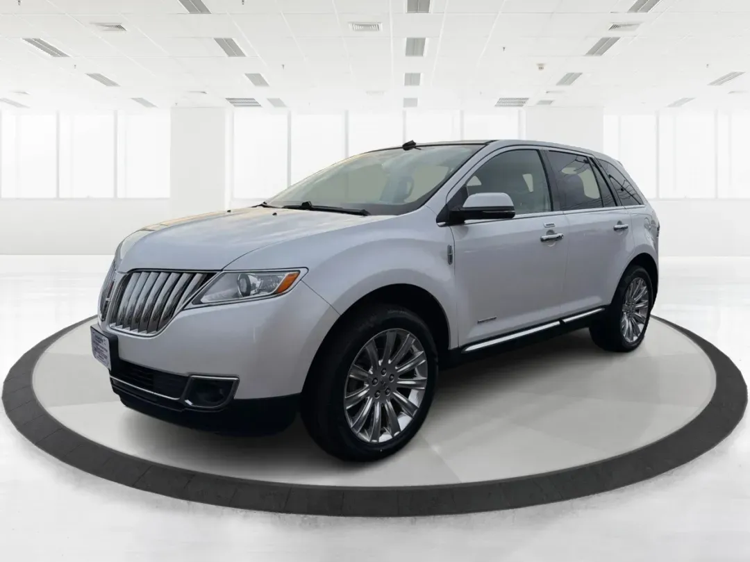 2014 Lincoln MKX Base (2LMDJ8JK2EB) with an Other engine, located at 880 E. National Road, Vandalia, OH, 45377, (937) 908-9800, 39.891918, -84.183594 - **Unleash Your Adventures with This 2014 Lincoln MKX at Advantage Car and Credit - Moraine!**<br /> <br /> Are you ready to elevate your driving experience? Whether you're commuting through the bustling roads of Moraine or embarking on weekend getaways to nearby attractions like the beautiful Dayton - Photo#8