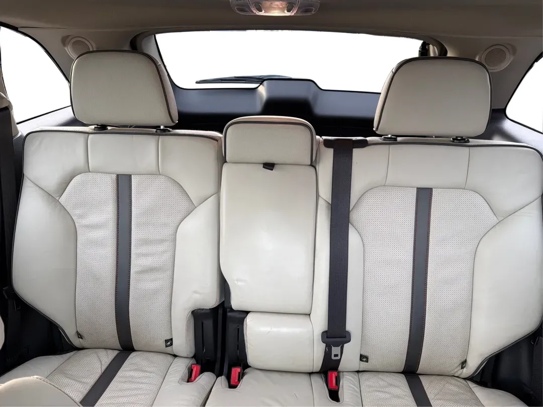 2014 Lincoln MKX Base (2LMDJ8JK2EB) with an Other engine, located at 880 E. National Road, Vandalia, OH, 45377, (937) 908-9800, 39.891918, -84.183594 - **Unleash Your Adventures with This 2014 Lincoln MKX at Advantage Car and Credit - Moraine!**<br /> <br /> Are you ready to elevate your driving experience? Whether you're commuting through the bustling roads of Moraine or embarking on weekend getaways to nearby attractions like the beautiful Dayton - Photo#14