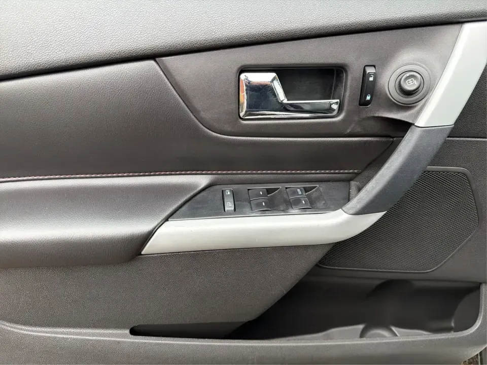 2013 Ford Edge Limited (2FMDK4KC5DB) with an 3.5L V-6 DOHC engine, 6-Speed Automatic transmission, located at 1951 S Dayton Lakeview Rd., New Carlisle, OH, 45344, (937) 908-9800, 39.890999, -84.050255 - ### Elevate Your Lifestyle with the 2013 Ford Edge Limited at Advantage Car and Credit in New Carlisle, OH!<br /> <br /> Are you ready to upgrade your family adventures, daily commutes, or weekend getaways? The 2013 Ford Edge Limited is here to transform your driving experience! With its sophisticat - Photo#19