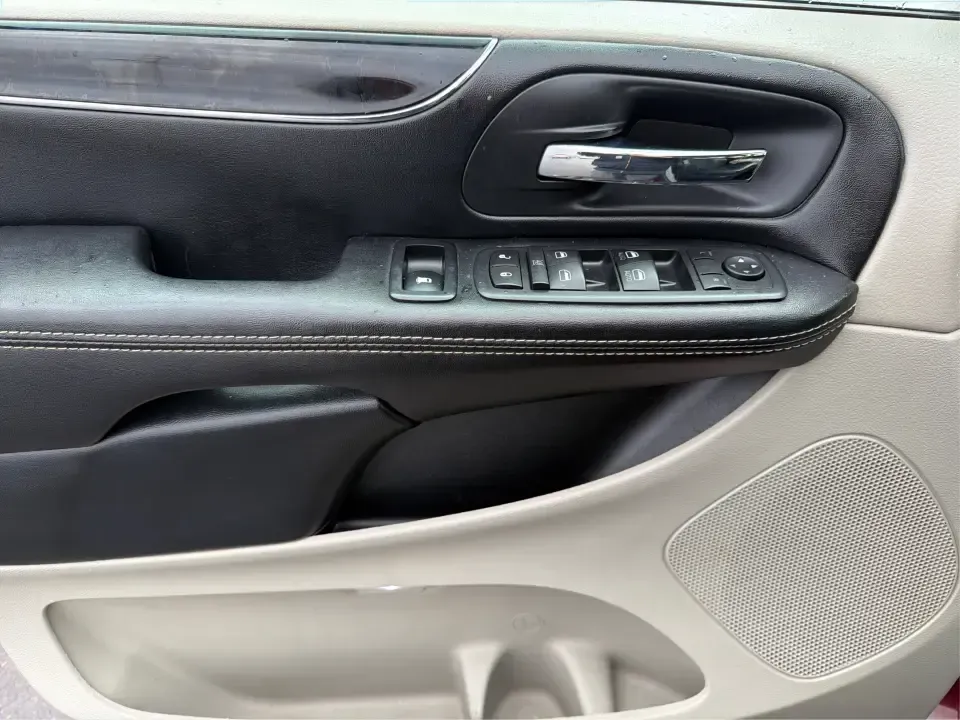 2017 Dodge Grand Caravan SXT (2C4RDGCG2HR) with an Pentastar 3.6L V-6 DOHC engine, 6A transmission, located at 1184 Kauffman Ave, Fairborn, OH, 45324, (937) 908-9800, 39.807072, -84.030914 - Are you ready to elevate your family adventures or daily commutes with a vehicle that combines space, comfort, and reliability? Look no further than the 2017 Dodge Grand Caravan SXT, now available at Advantage Car and Credit in New Carlisle, OH. This versatile passenger van is perfect for growing fa - Photo#19