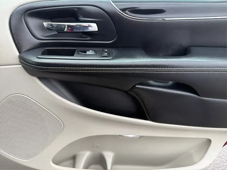 2017 Dodge Grand Caravan SXT (2C4RDGCG2HR) with an Pentastar 3.6L V-6 DOHC engine, 6A transmission, located at 1184 Kauffman Ave, Fairborn, OH, 45324, (937) 908-9800, 39.807072, -84.030914 - Are you ready to elevate your family adventures or daily commutes with a vehicle that combines space, comfort, and reliability? Look no further than the 2017 Dodge Grand Caravan SXT, now available at Advantage Car and Credit in New Carlisle, OH. This versatile passenger van is perfect for growing fa - Photo#20