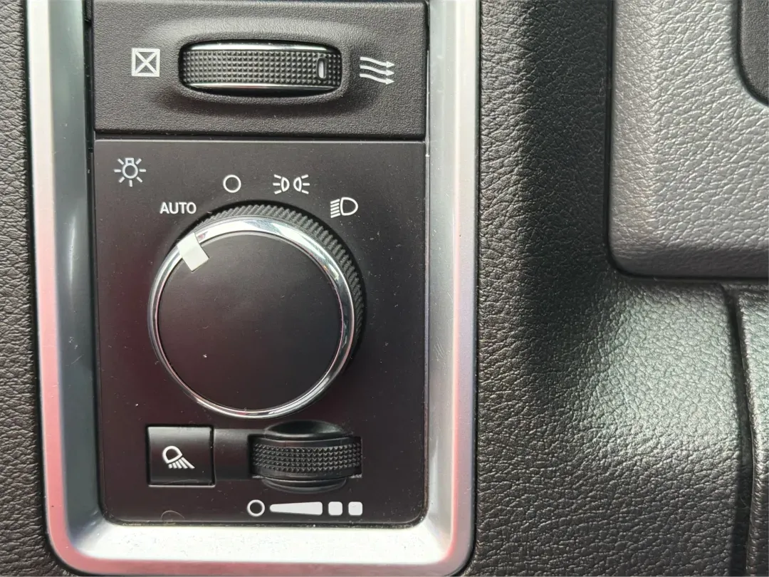 2019 Ram 1500 SLT Crew Cab 4x4 6'4 Box (1C6RR7TT2KS) with an Other engine, located at 401 Woodman Dr, Riverside, OH, 45431, (937) 908-9800, 39.760899, -84.123421 - 2019 Ram 1500 SLT Crew Cab 4x4 6'4 Box - Photo#15