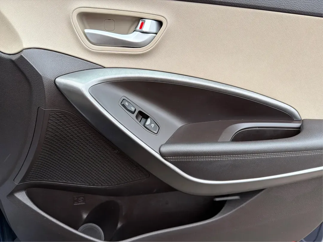 2017 Hyundai Santa Fe 2.4L (5XYZTDLB6HG) with an Theta II 2.4L I-4 gasoline direct injection engine, located at 1099 N County Rd 25A, Troy, OH, 45373, (937) 908-9800, 40.057079, -84.212883 - **Experience Adventure and Comfort with the 2017 Hyundai Santa Fe at Advantage Car and Credit - Troy!**<br /> <br /> Are you searching for the perfect vehicle that accommodates your active lifestyle? Look no further! The 2017 Hyundai Santa Fe is the ideal SUV for families on the go, weekend adventur - Photo#18