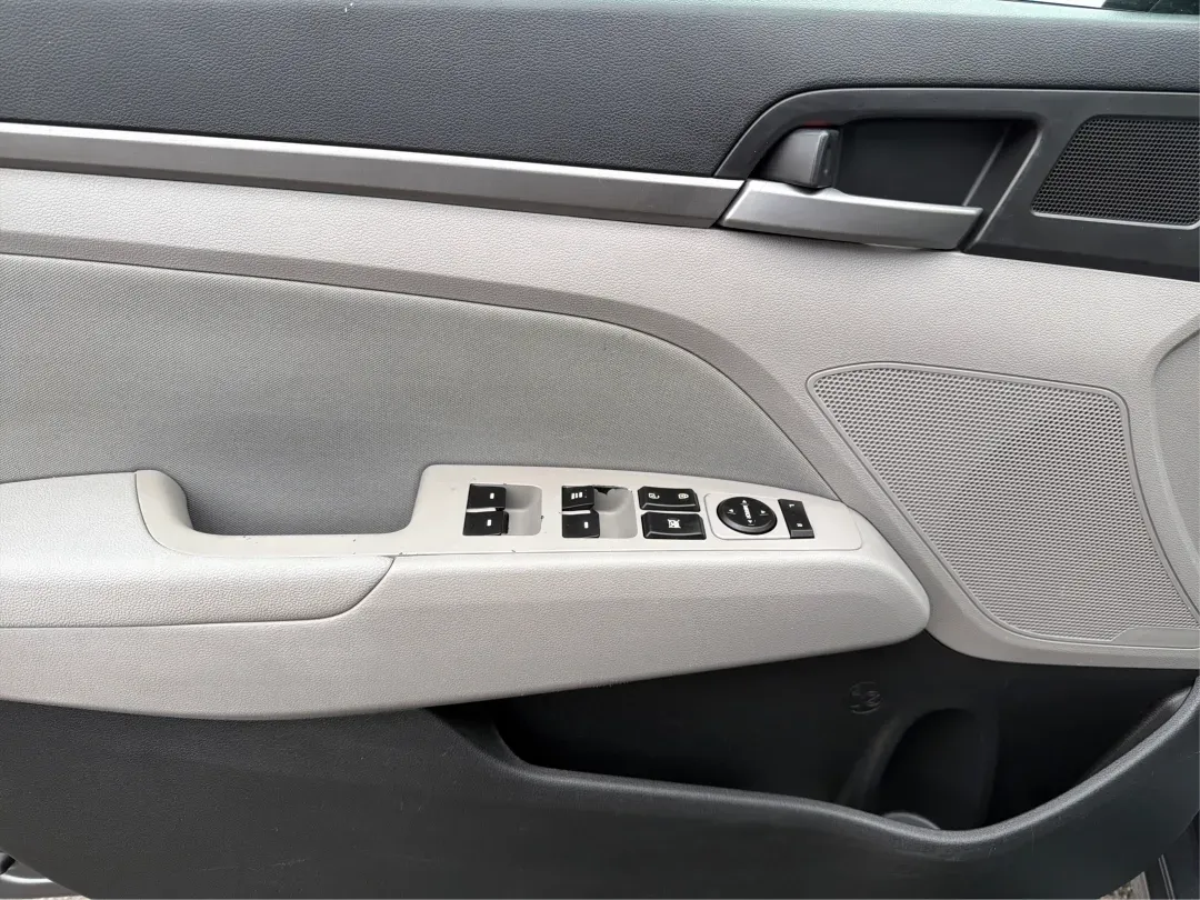 2018 Hyundai Elantra SEL (5NPD84LF2JH) with an Nu 2L I-4 DOHC engine, located at 1099 N County Rd 25A, Troy, OH, 45373, (937) 908-9800, 40.057079, -84.212883 - **Discover Your Next Adventure with the 2018 Hyundai Elantra SEL at Advantage Car and Credit - Troy**<br /> <br /> Are you in search of a reliable and stylish sedan for your daily commute, family outings, or weekend getaways? Look no further than the 2018 Hyundai Elantra SEL, available now at Advant - Photo#17