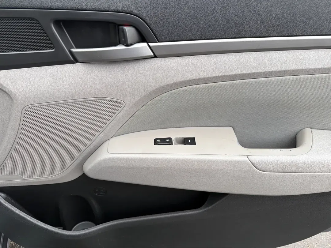 2018 Hyundai Elantra SEL (5NPD84LF2JH) with an Nu 2L I-4 DOHC engine, located at 1099 N County Rd 25A, Troy, OH, 45373, (937) 908-9800, 40.057079, -84.212883 - **Discover Your Next Adventure with the 2018 Hyundai Elantra SEL at Advantage Car and Credit - Troy**<br /> <br /> Are you in search of a reliable and stylish sedan for your daily commute, family outings, or weekend getaways? Look no further than the 2018 Hyundai Elantra SEL, available now at Advant - Photo#18